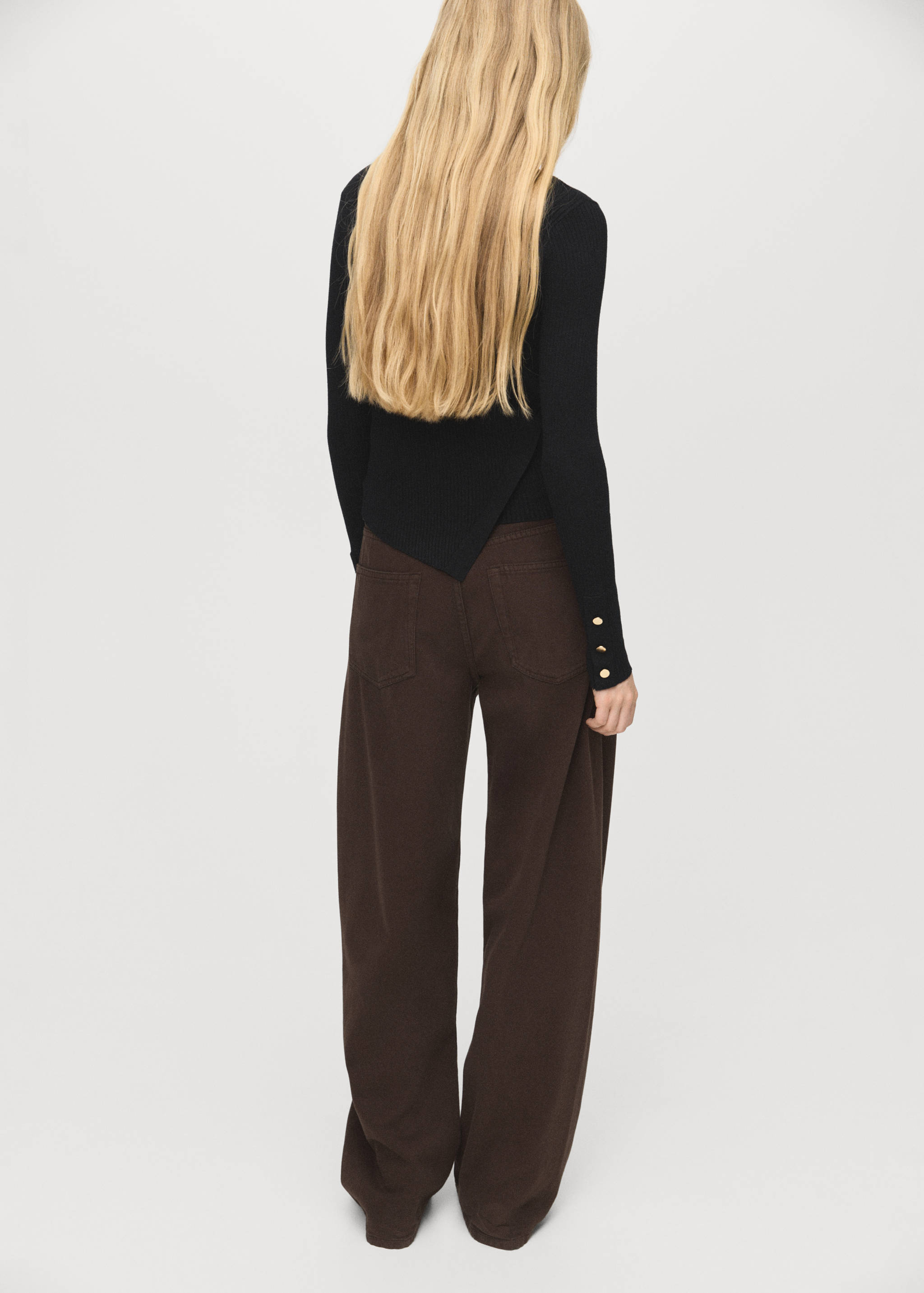 Asymmetrical sweater with buttons - Reverse of the article