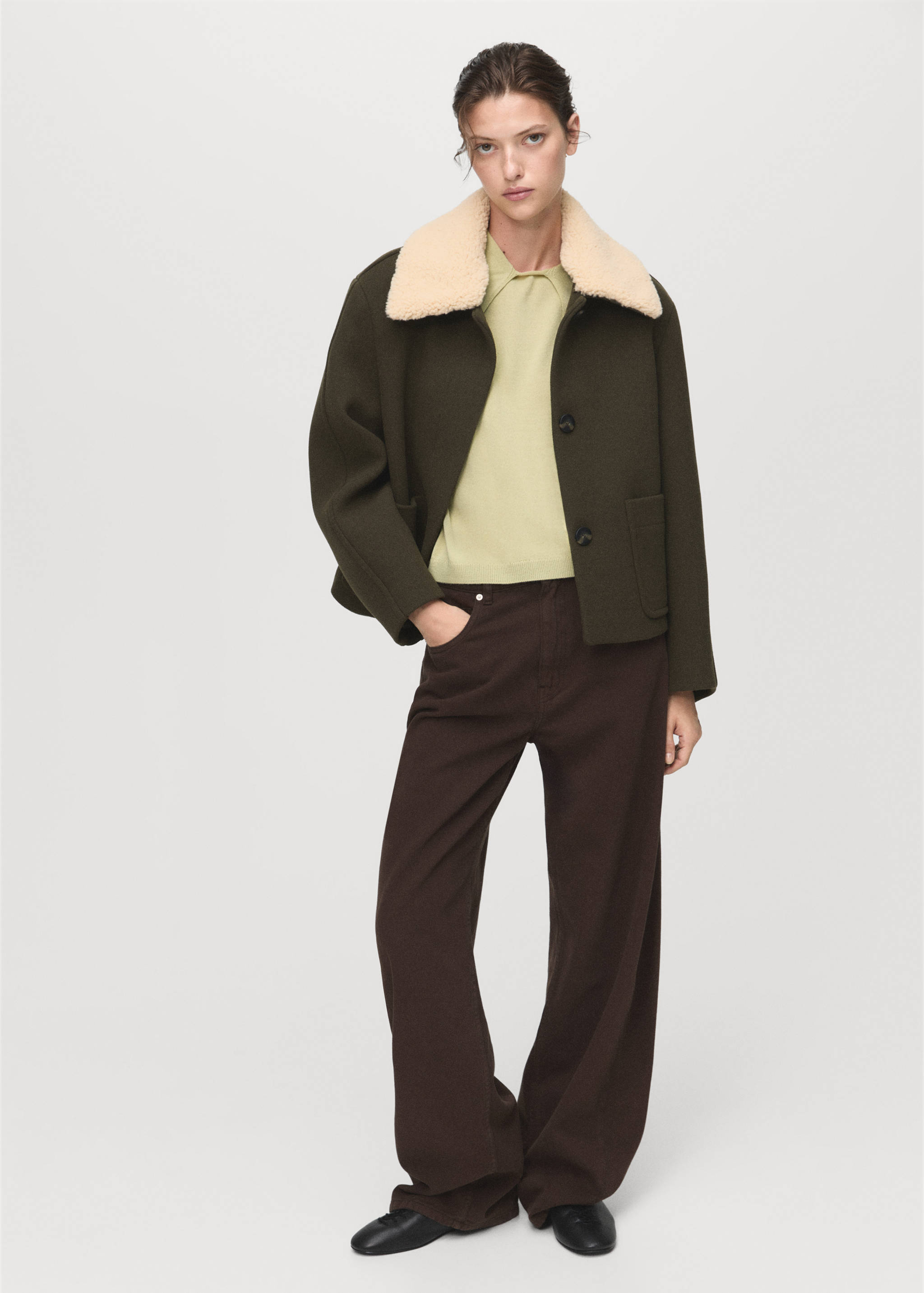 Short-sleeved sweater with scarf - General plane