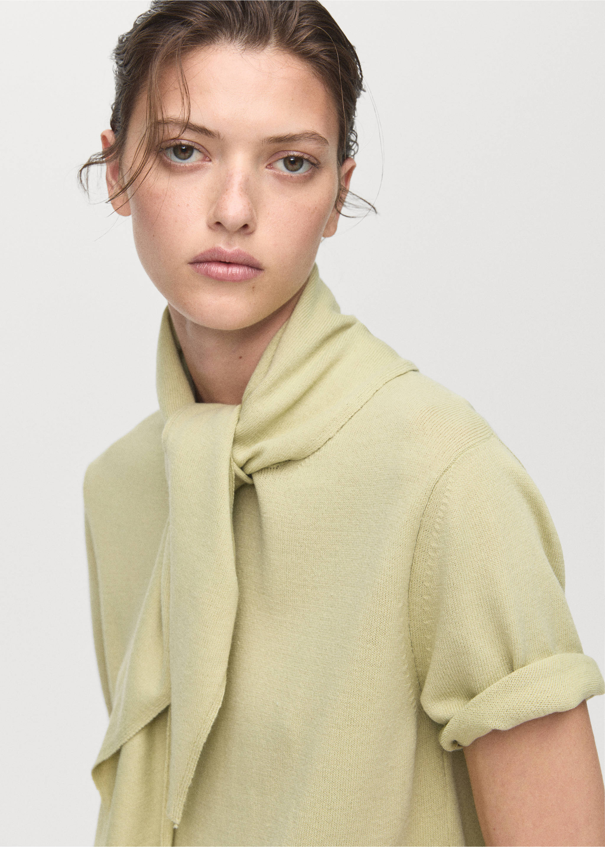 Short-sleeved sweater with scarf - Medium plane, Pastel Green. Ref: 17005836-00.