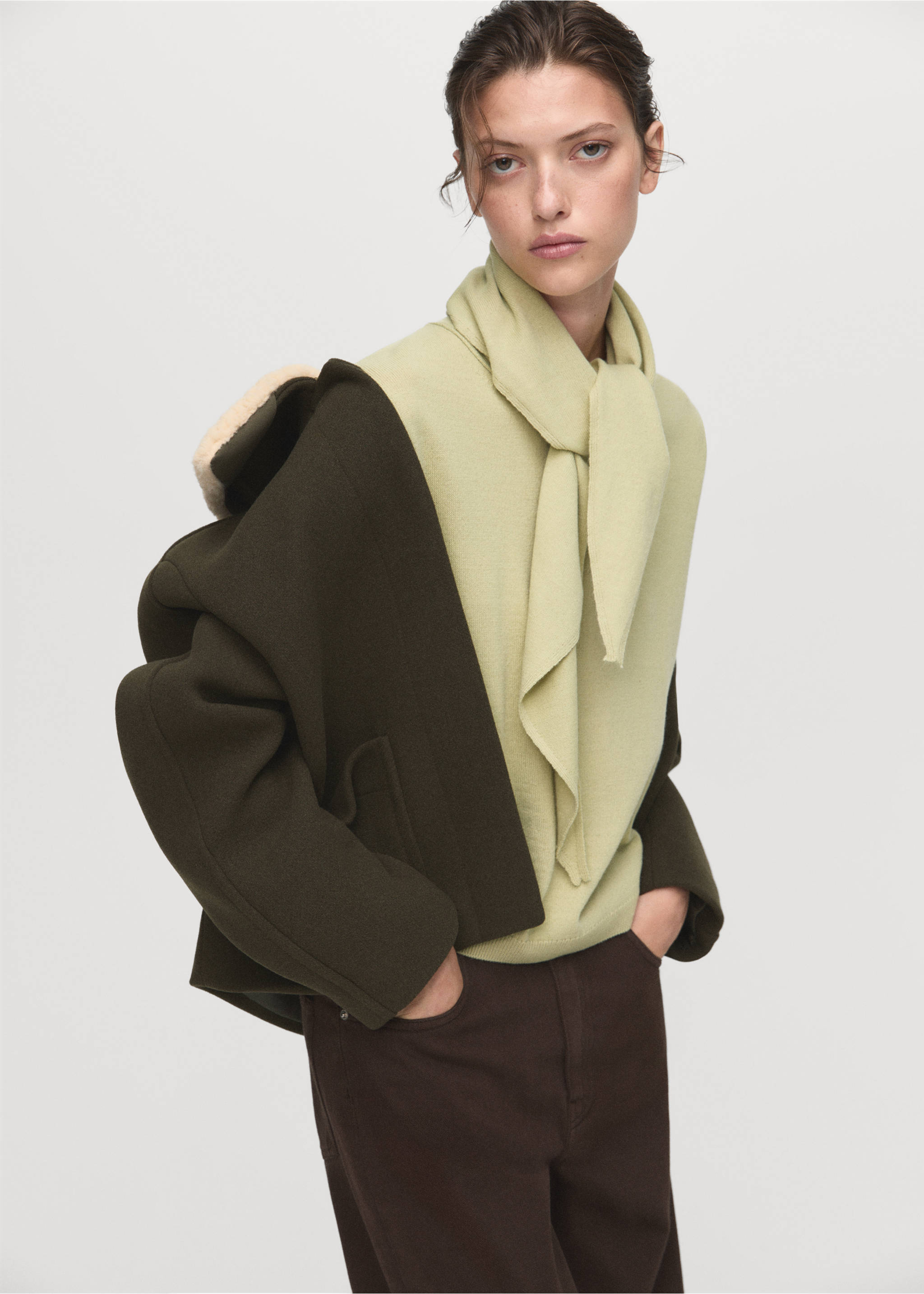 Short-sleeved sweater with scarf - Details of the article 1, Pastel Green. Ref: 17005836-00.