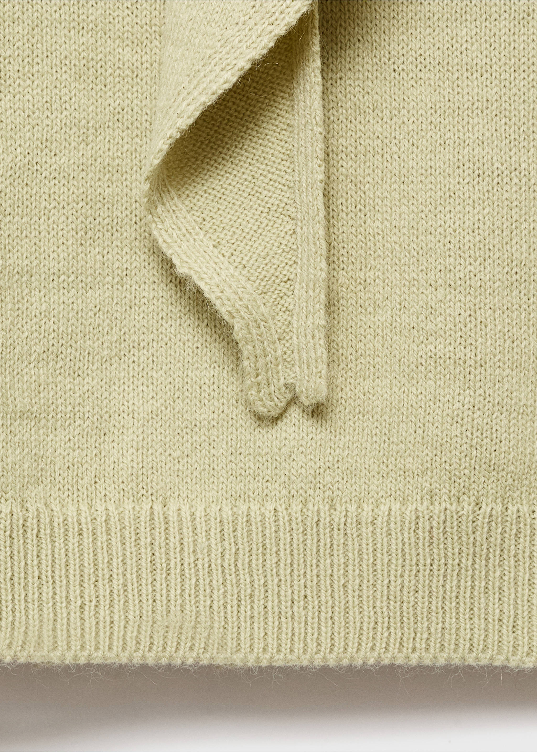 Short-sleeved sweater with scarf - Details of the article 0, Pastel Green. Ref: 17005836-00.