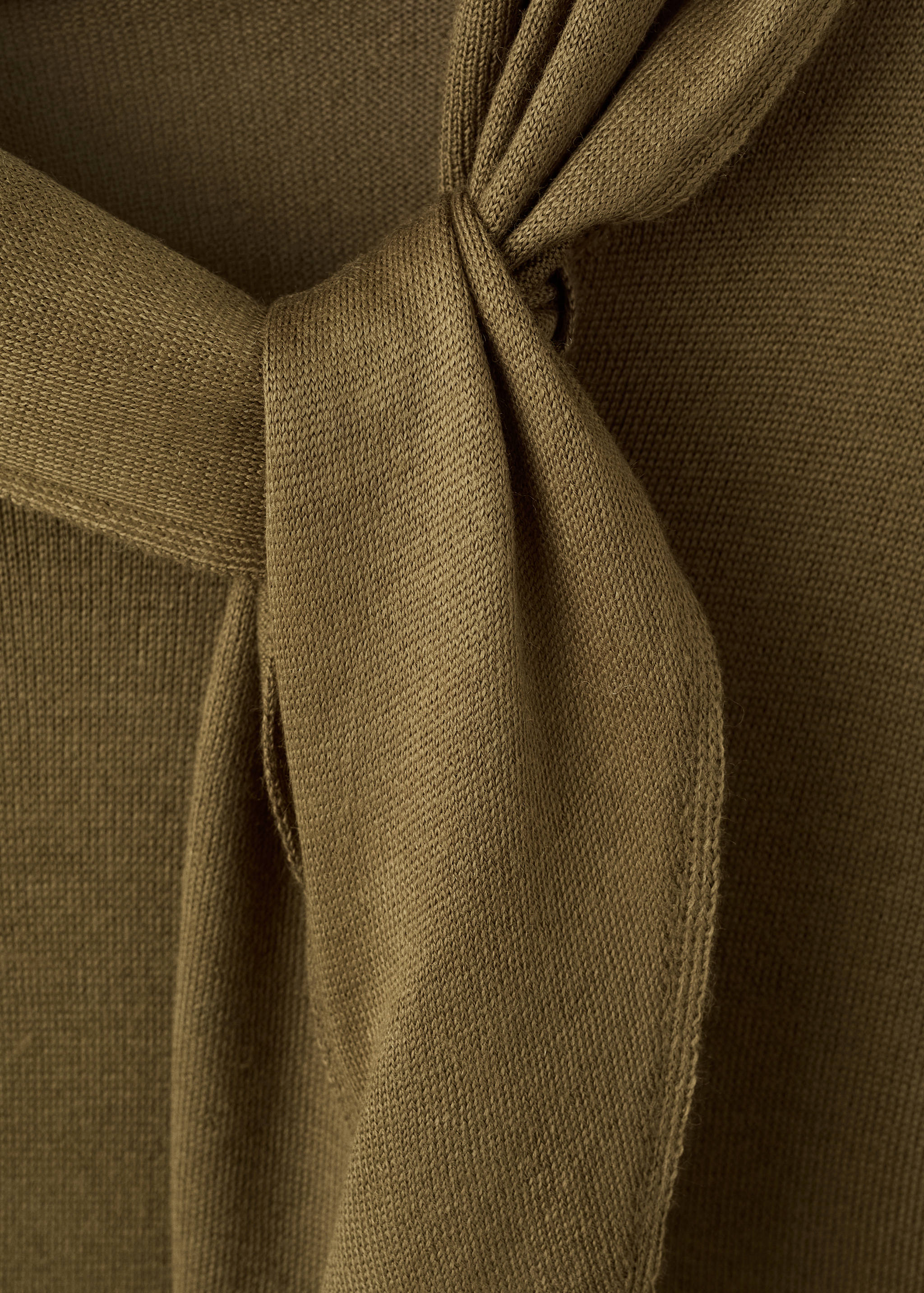 Turtleneck sweater with knot - Details of the article 8