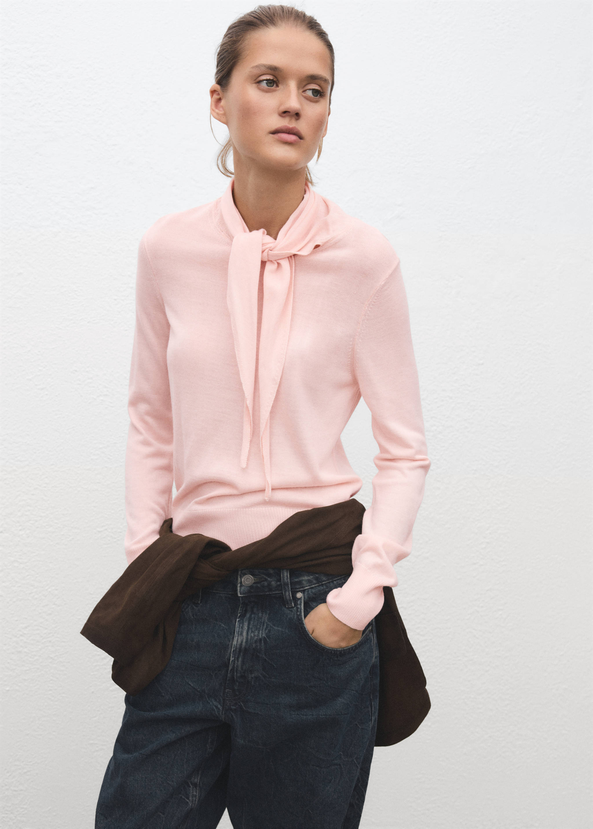 Turtleneck sweater with knot - Medium plane