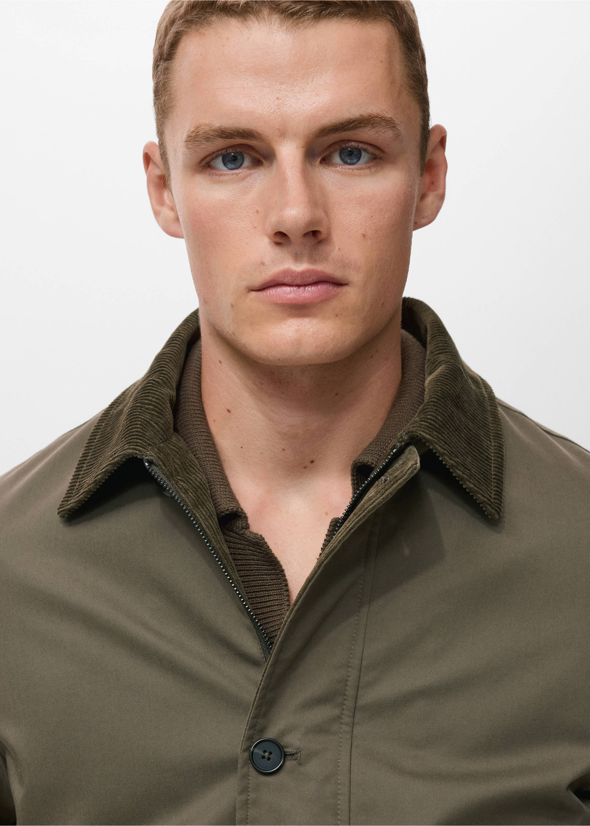 Water-repellent jacket with corduroy collar - Details of the article 1, Olive Green. Ref: 17005973-00.