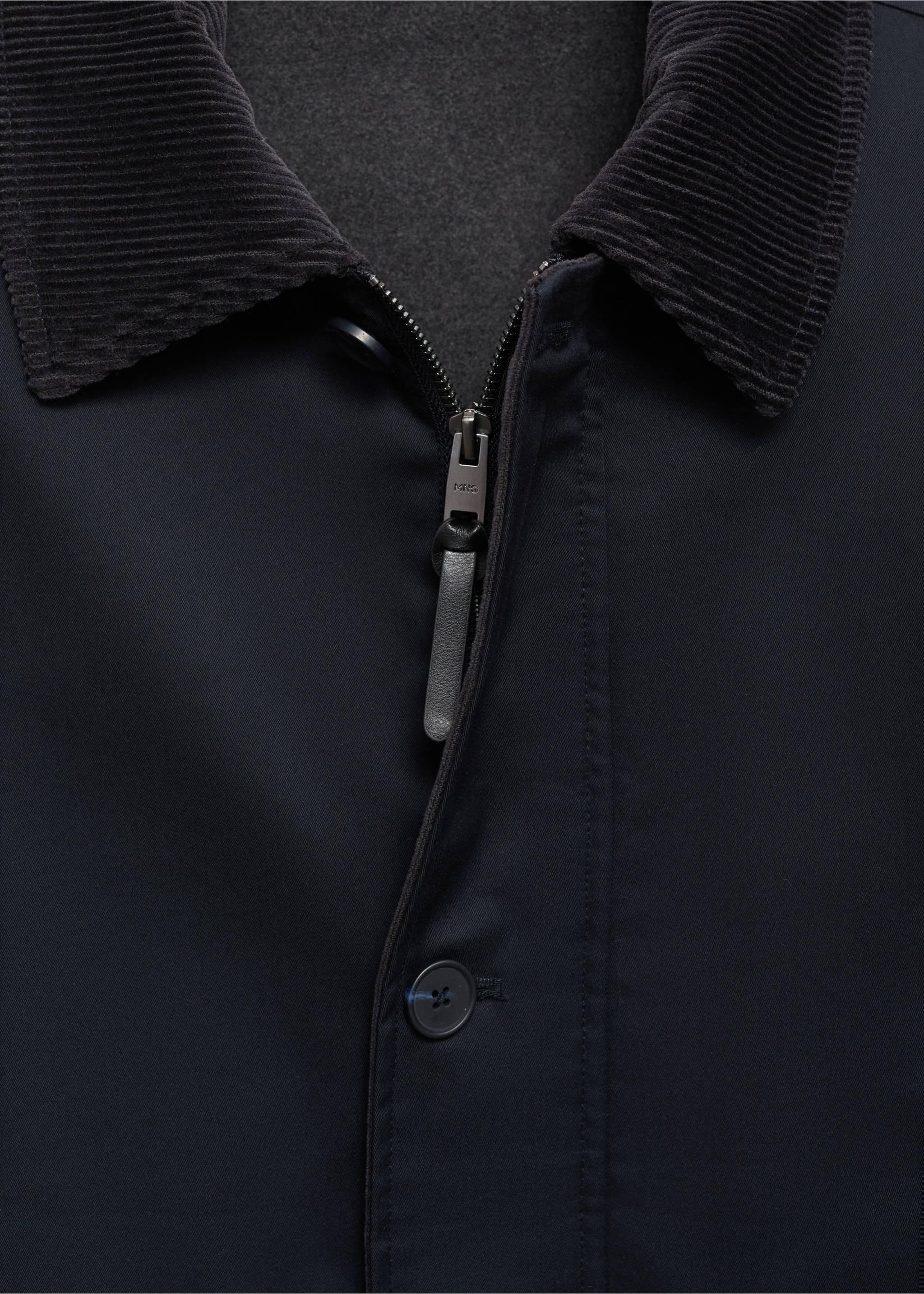 Chaqueta water repellent cuello pana - Detalle del artículo 8, Azul marino oscuro. Ref: 17005973-00.