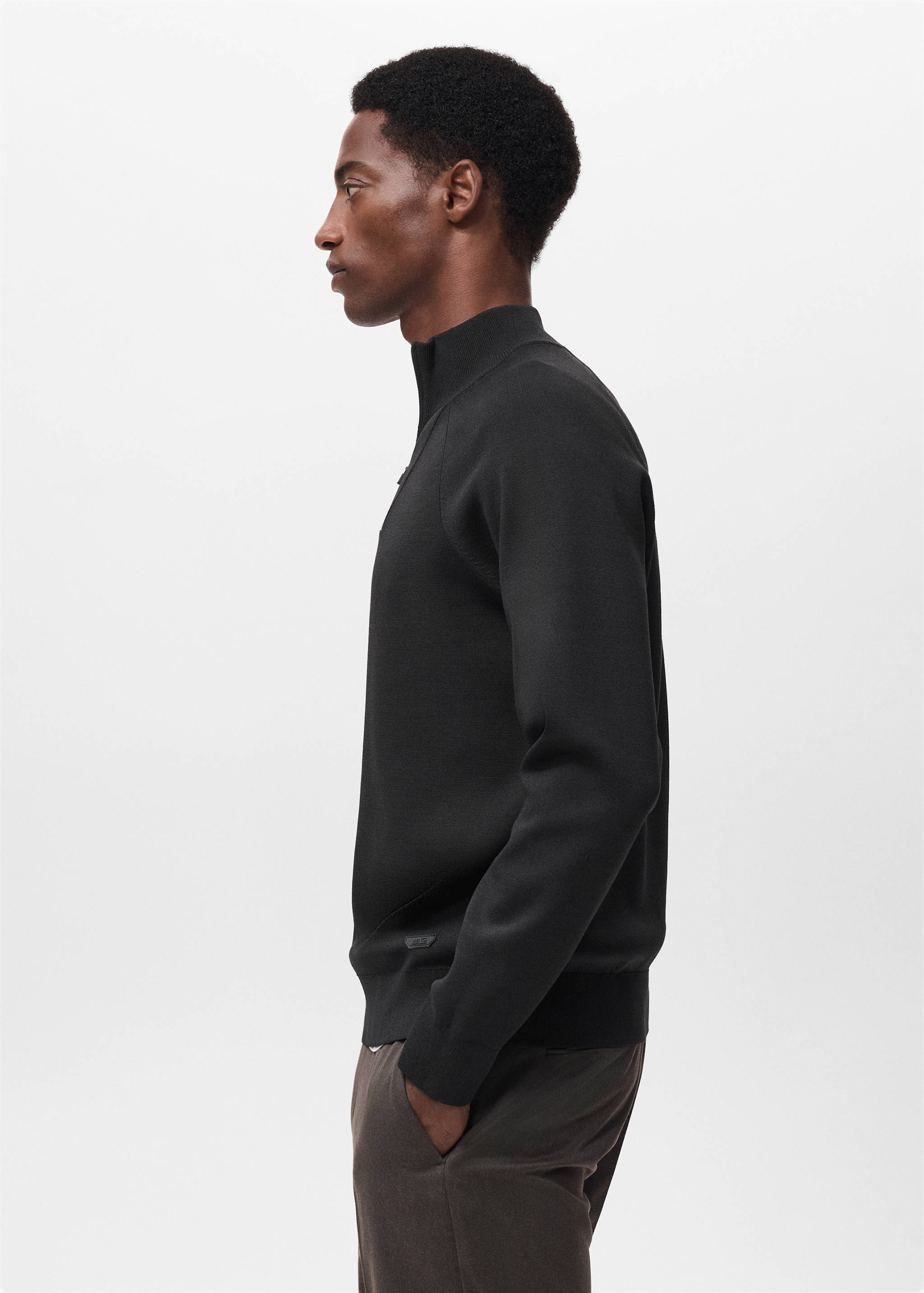 Breathable zip-neck sweater - Details of the article 2
