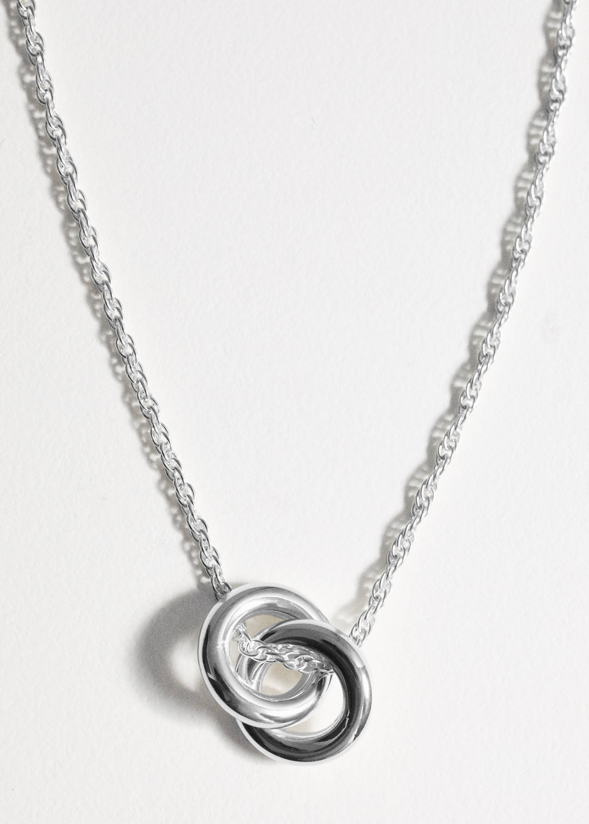 Stainless steel necklace with interlinked rings - Details of the article 5