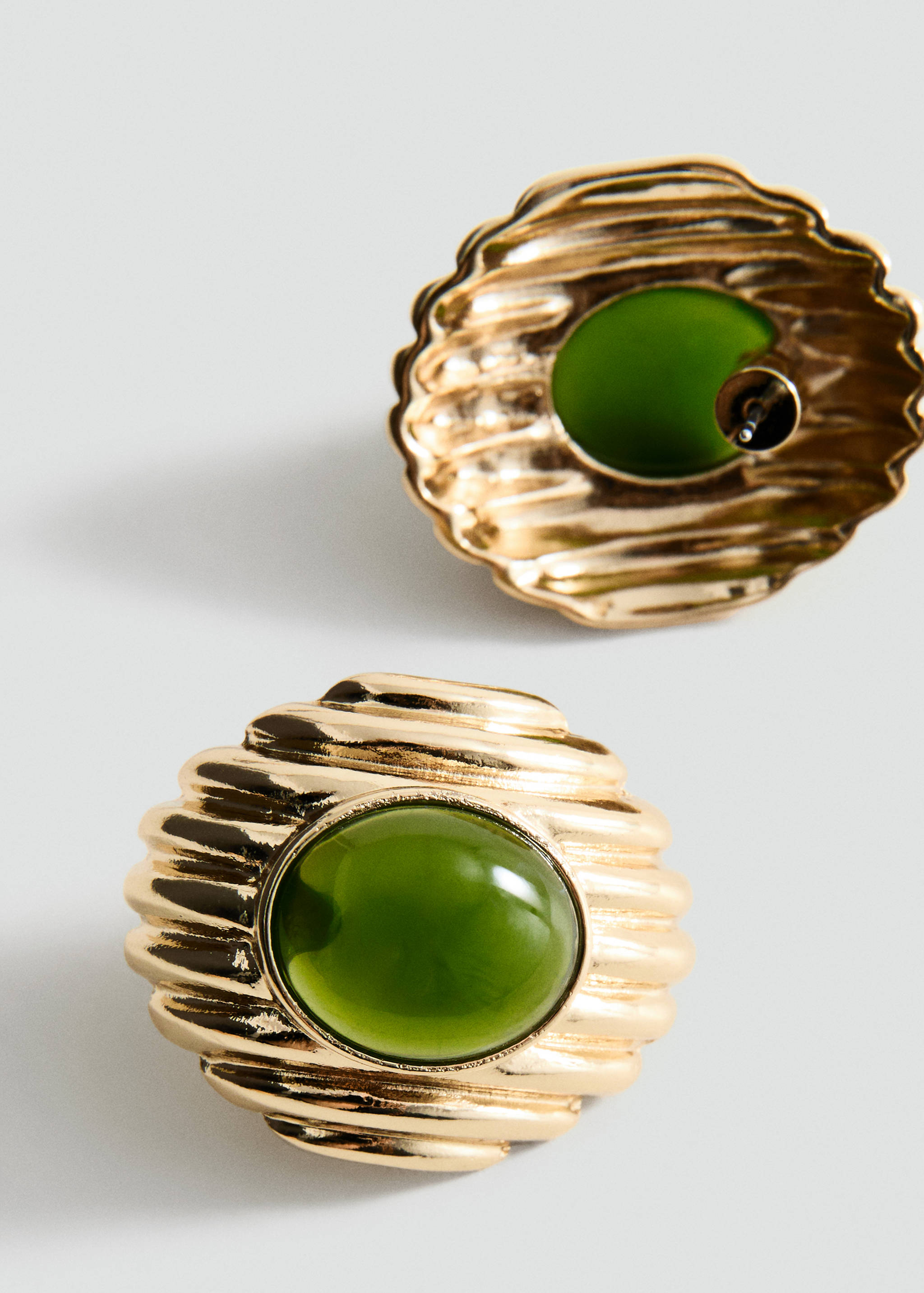 Boucles d'oreilles bimatière pierres résine - Plan moyen