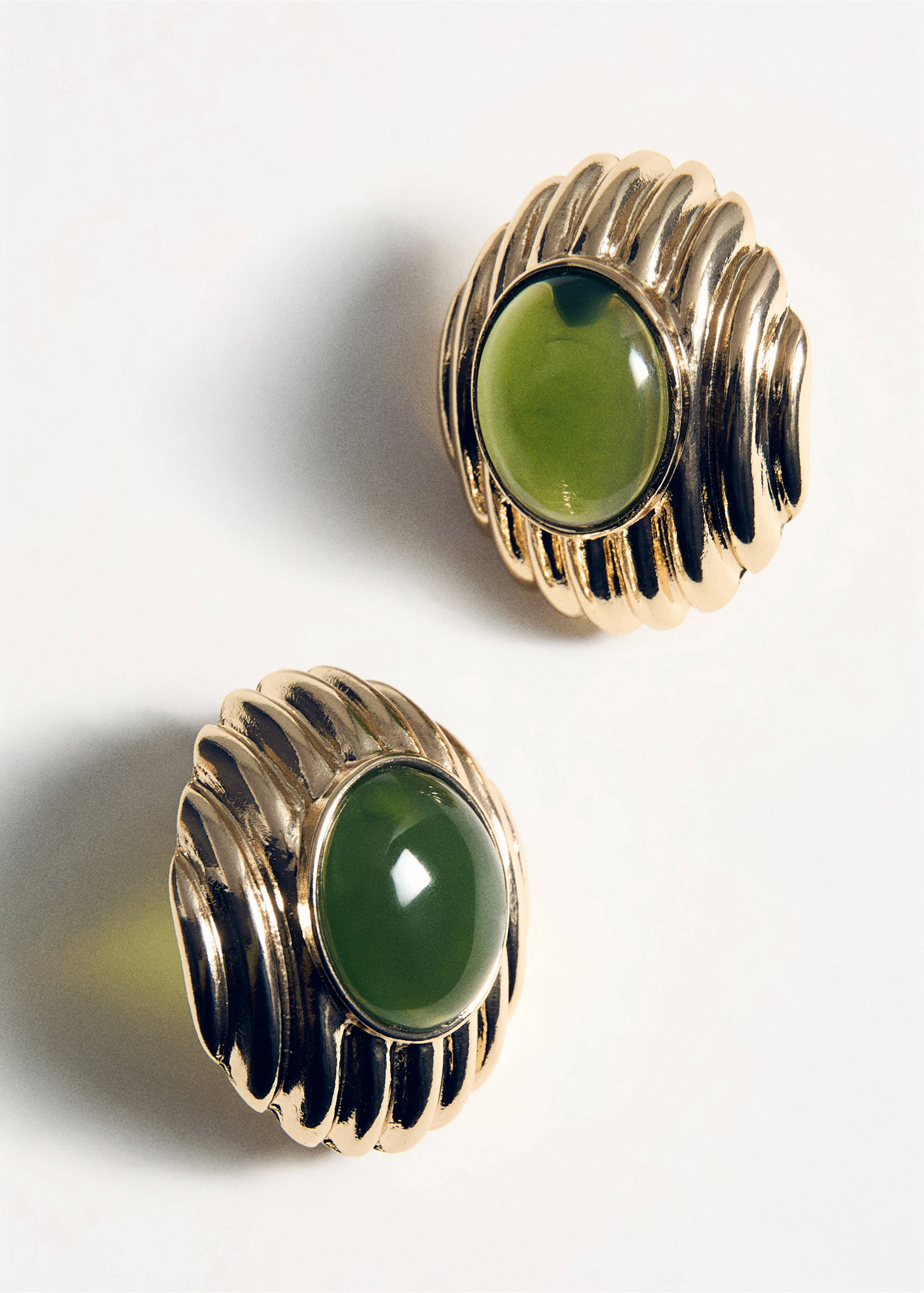 Boucles d'oreilles bimatière pierres résine - Détail de l'article 5