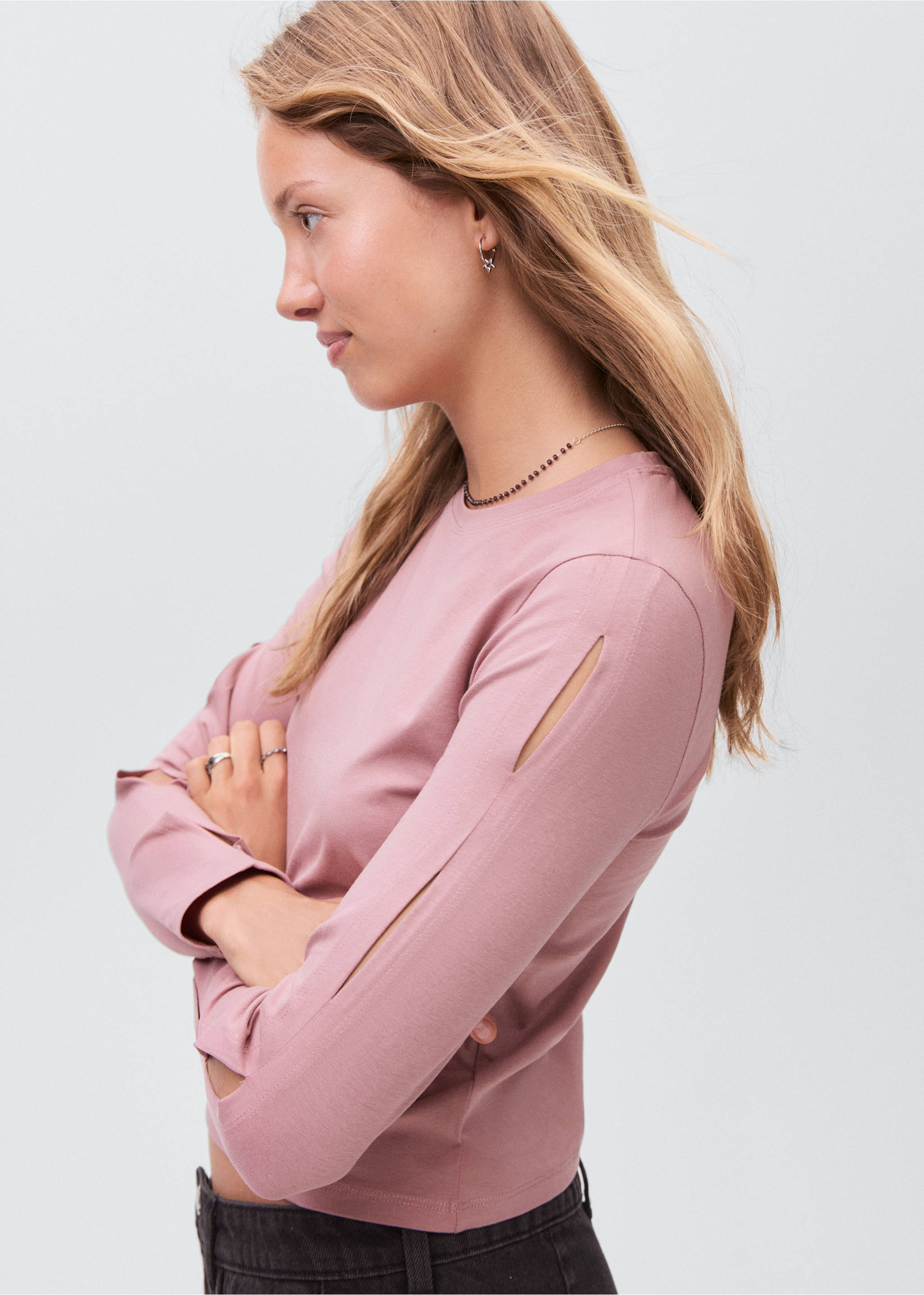 Cut-out t-shirt - Details of the article 1, Pink. Ref: 17006350-00.