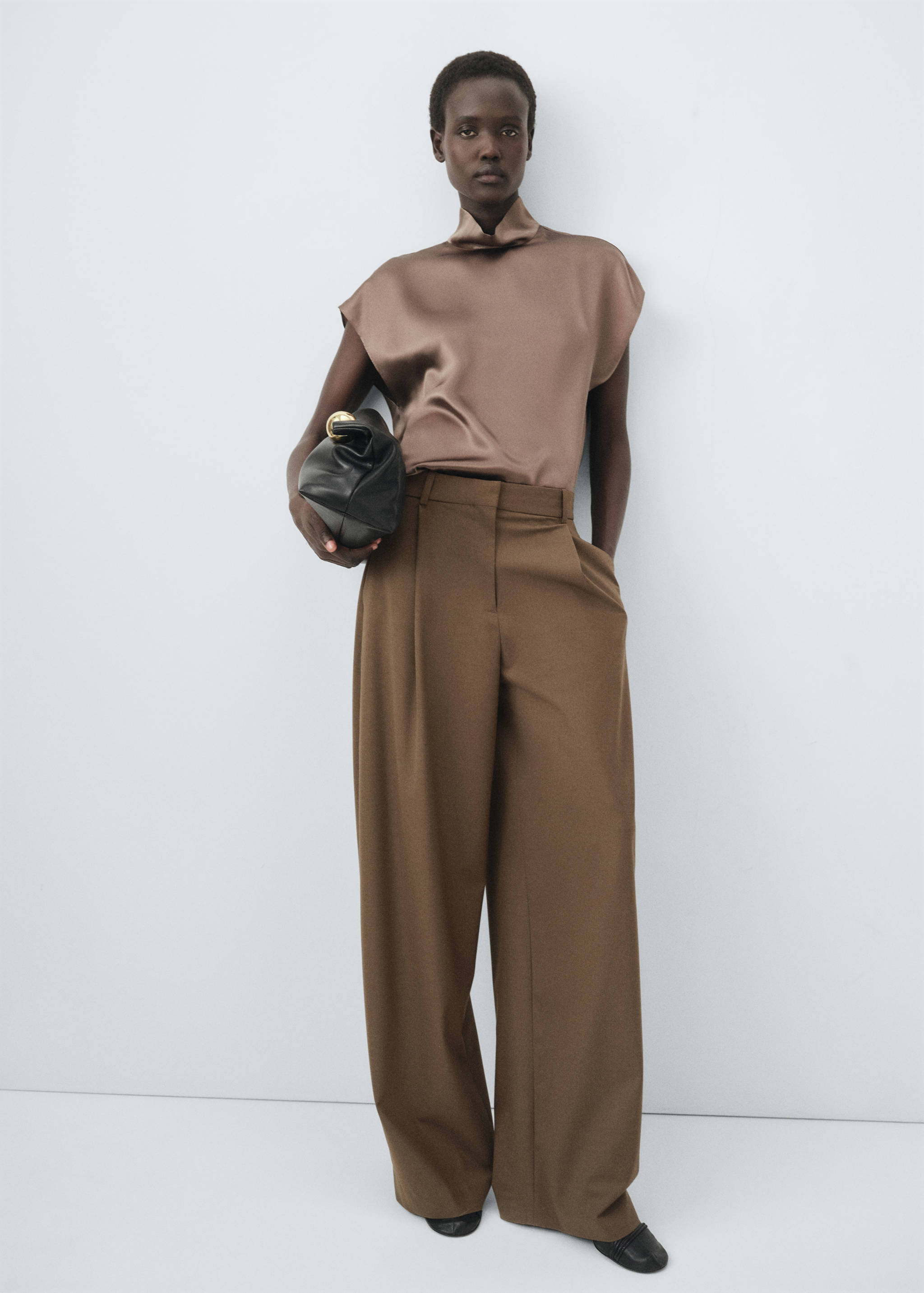 Pleated straight-leg suit trousers - General plane