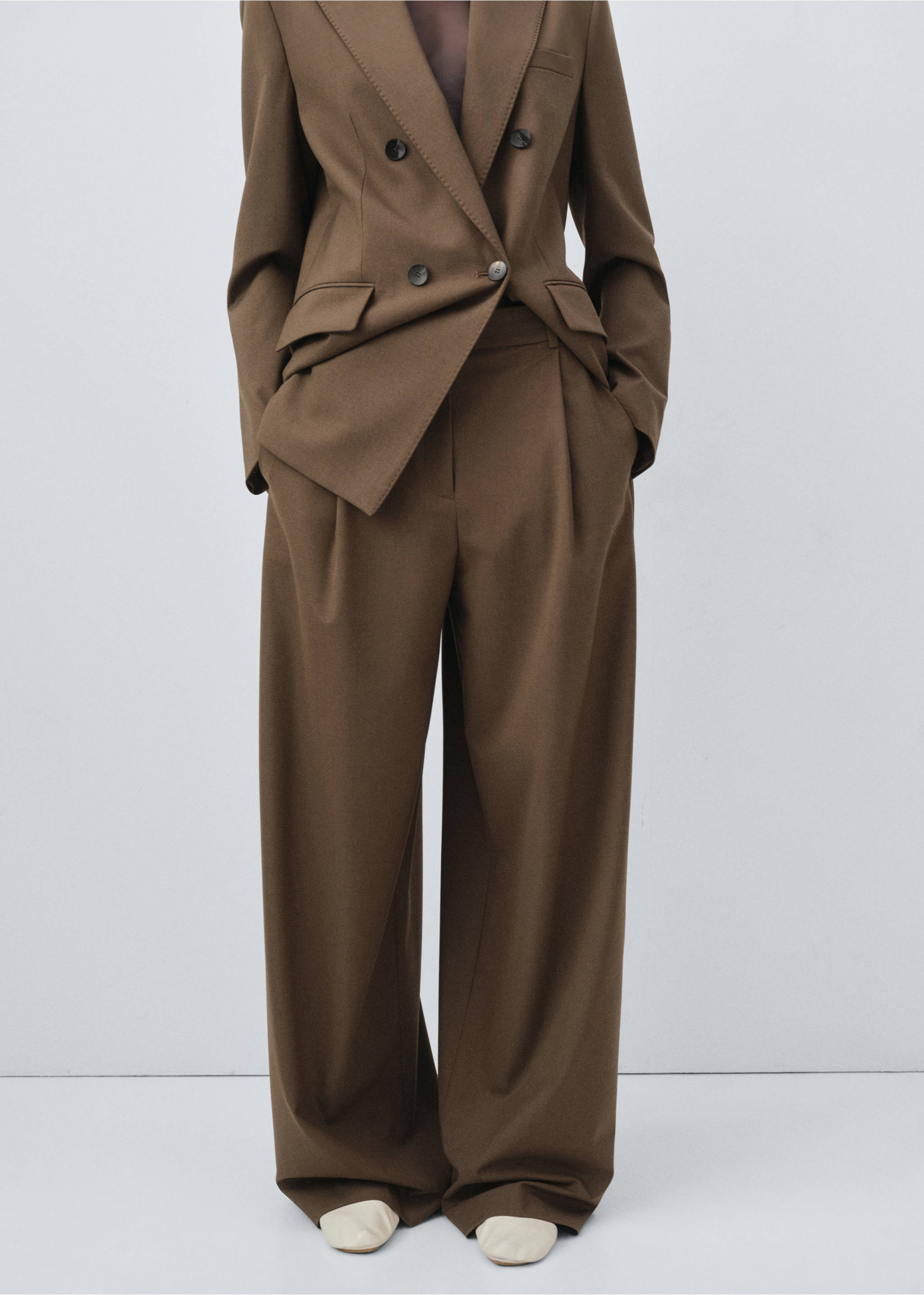 Pleated straight-leg suit trousers - Medium plane, Medium Brown. Ref: 17006366-00.