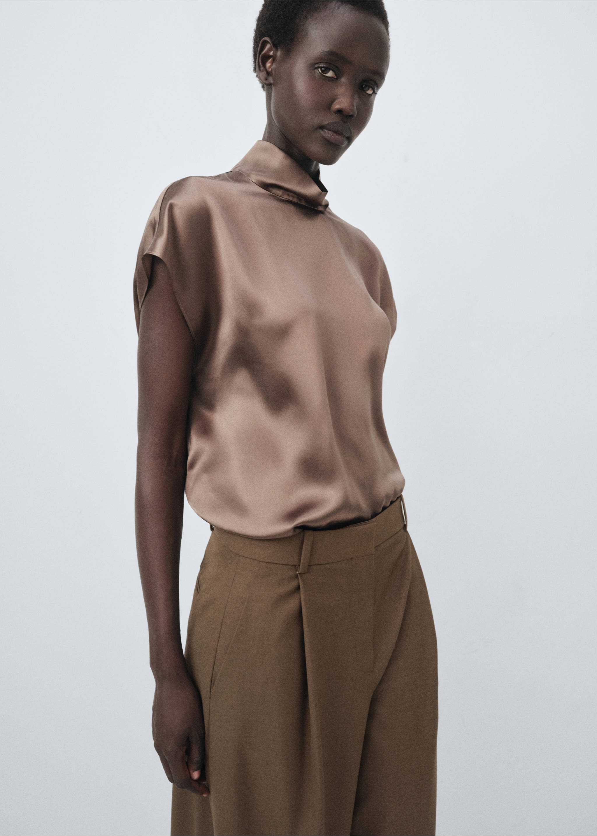 Pleated straight-leg suit trousers - Details of the article 1, Medium Brown. Ref: 17006366-00.