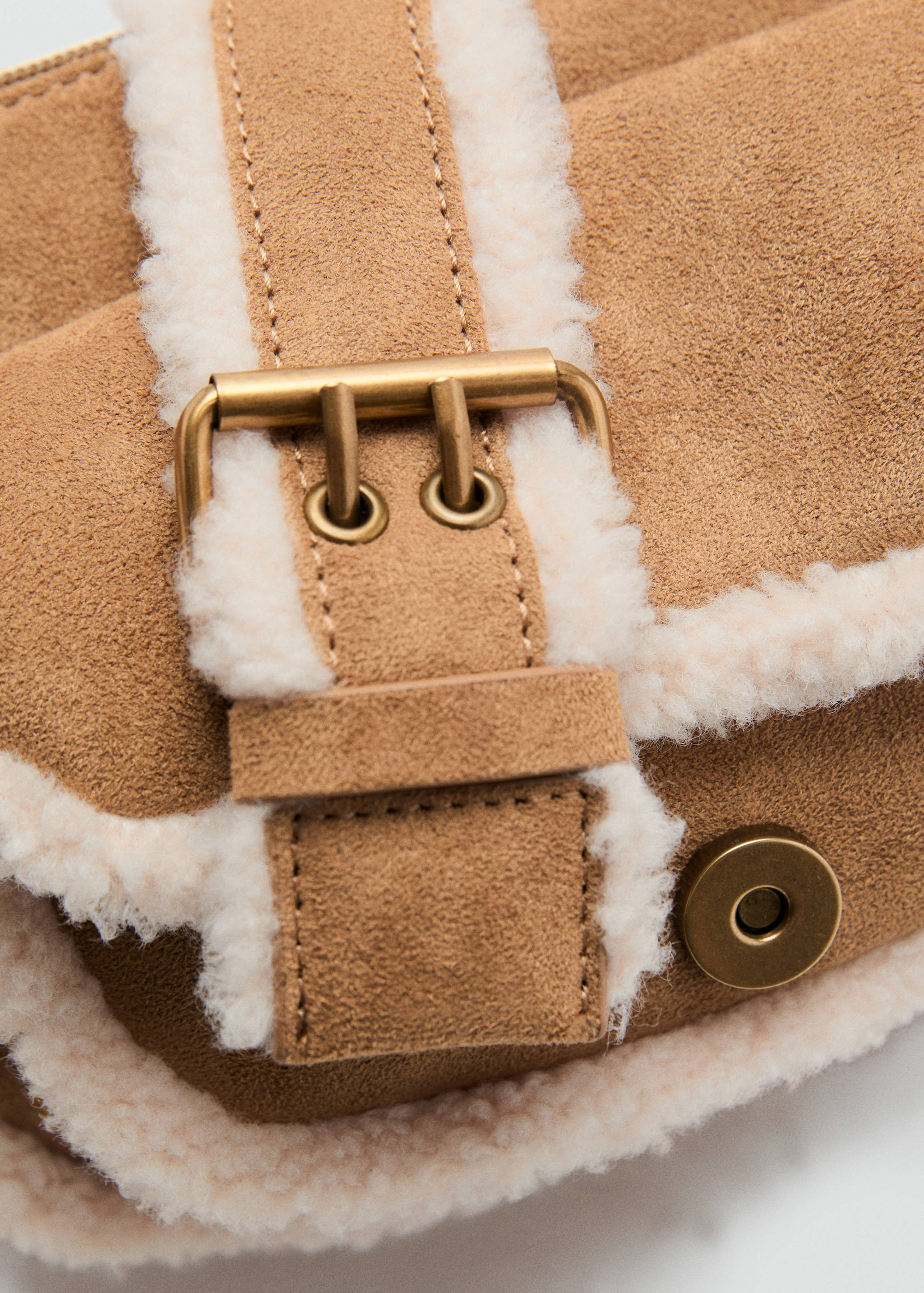 Shearling-effect bag - Details of the article 1