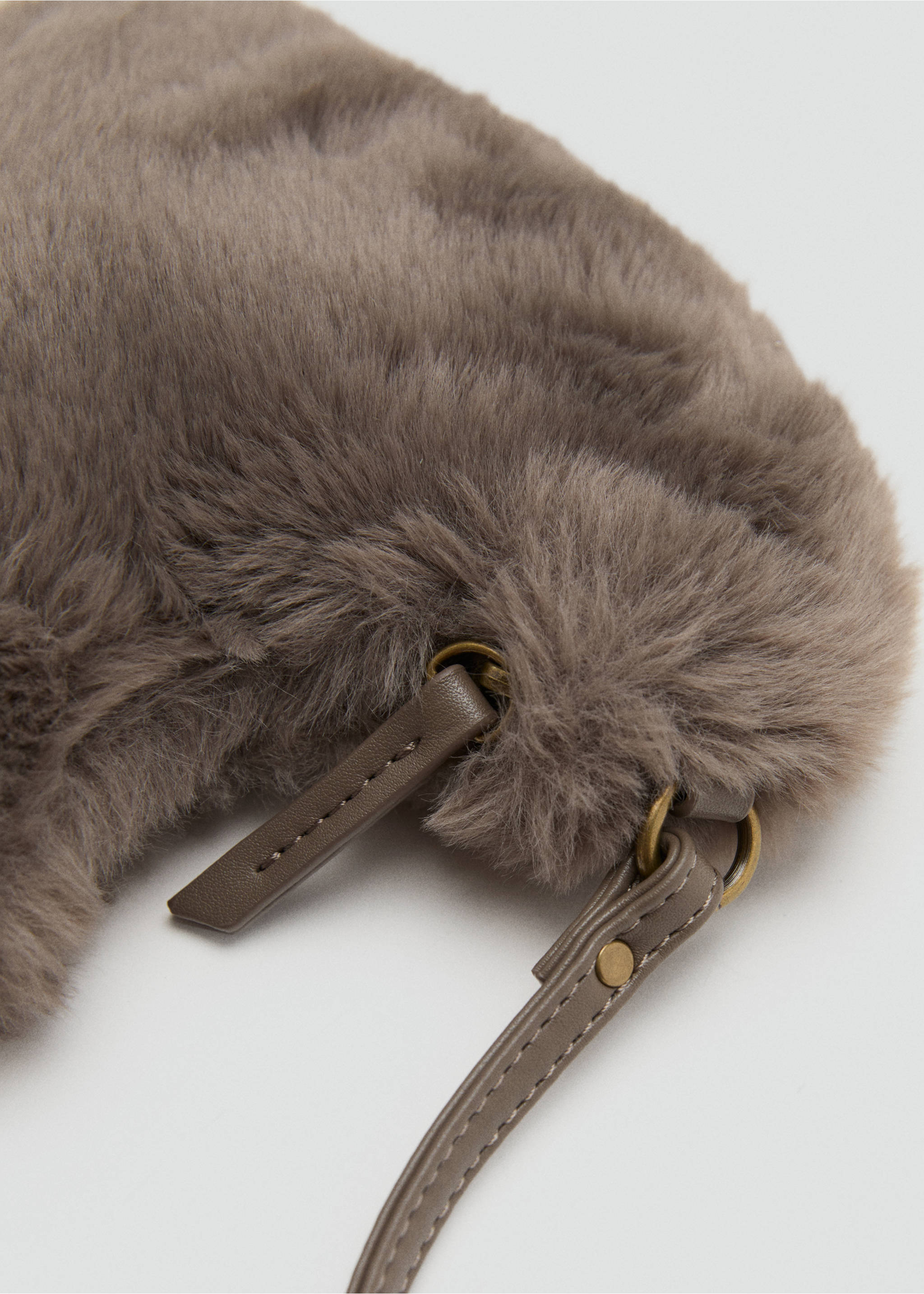 Heart-shaped faux-fur handbag - Details of the article 1, Medium Brown. Ref: 17006745-00.
