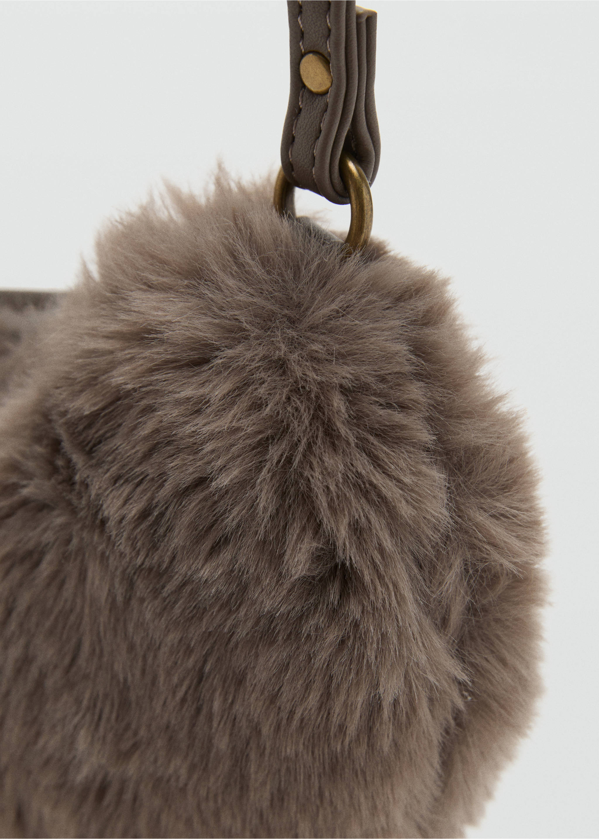 Heart-shaped faux-fur handbag - Details of the article 2, Medium Brown. Ref: 17006745-00.