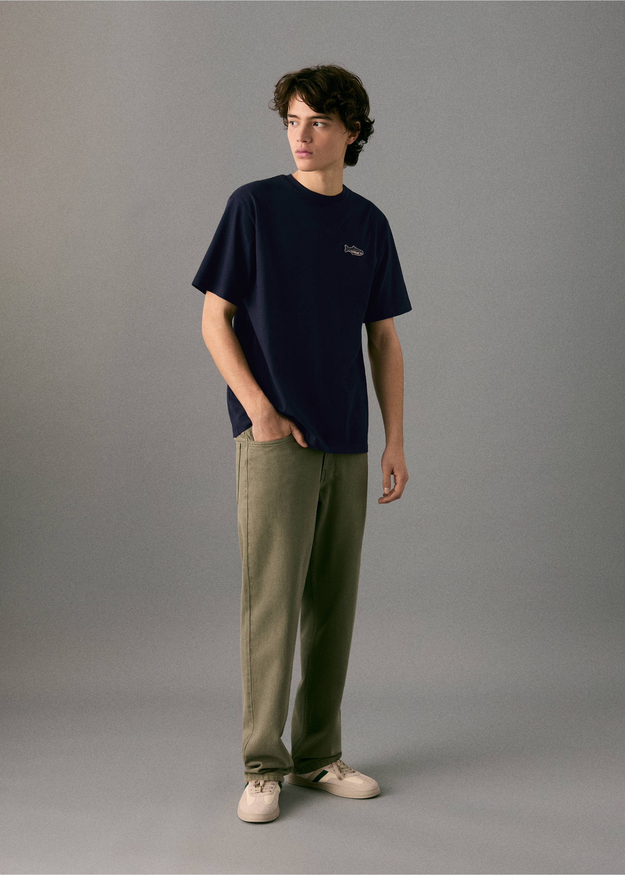 T-shirt de algodão com bordado de peixe - Plano geral, Azul-marinho. Ref: 17007778-00.