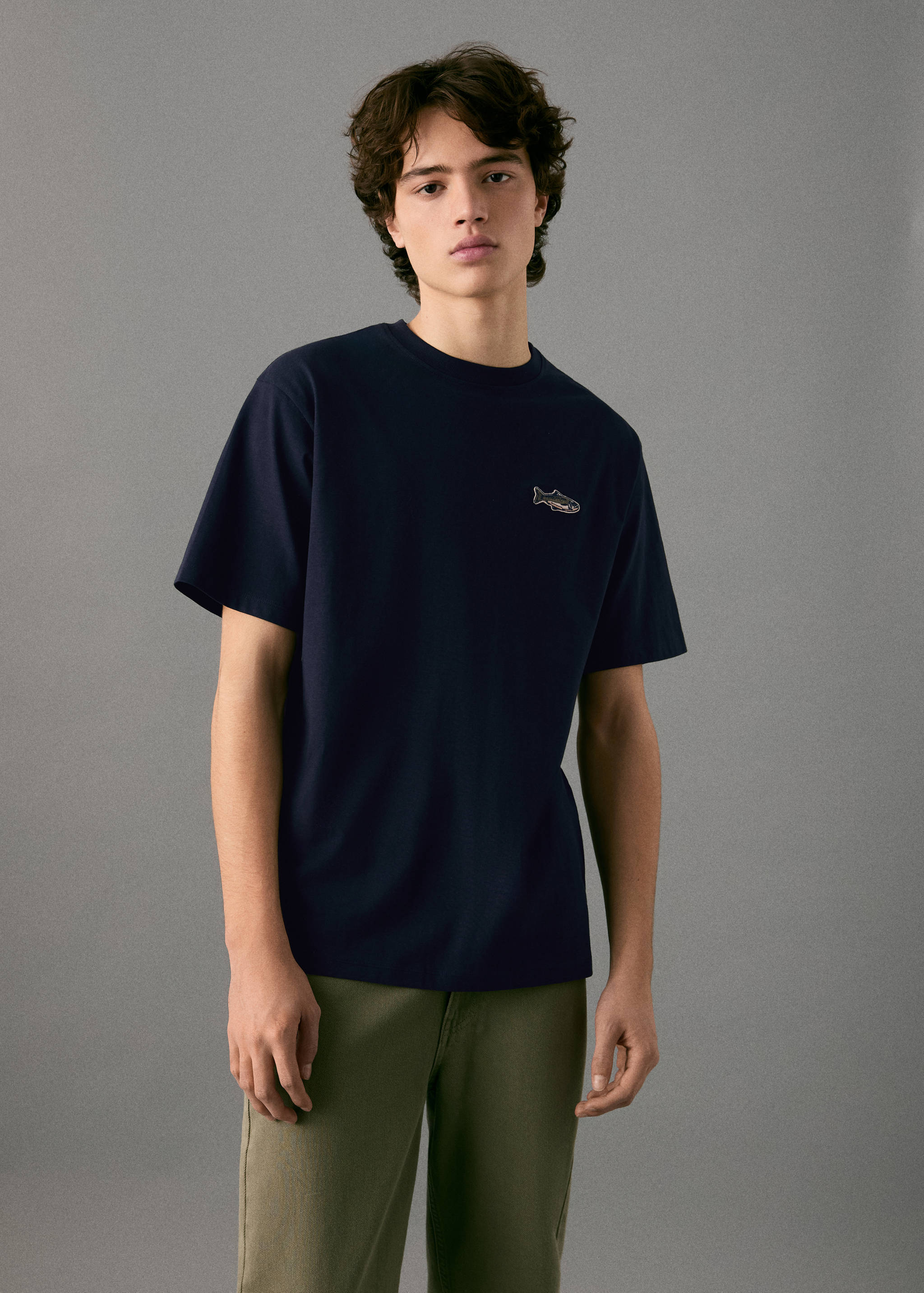 Cotton t-shirt with embroidered fish - Medium plane