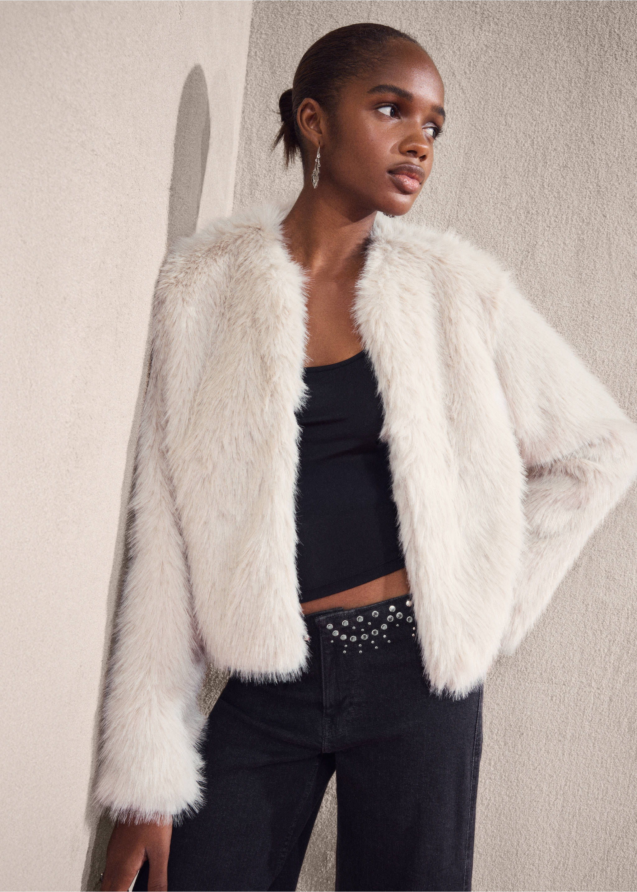 Fur-effect coat - Details of the article 3, Ecru. Ref: 17007886-00.