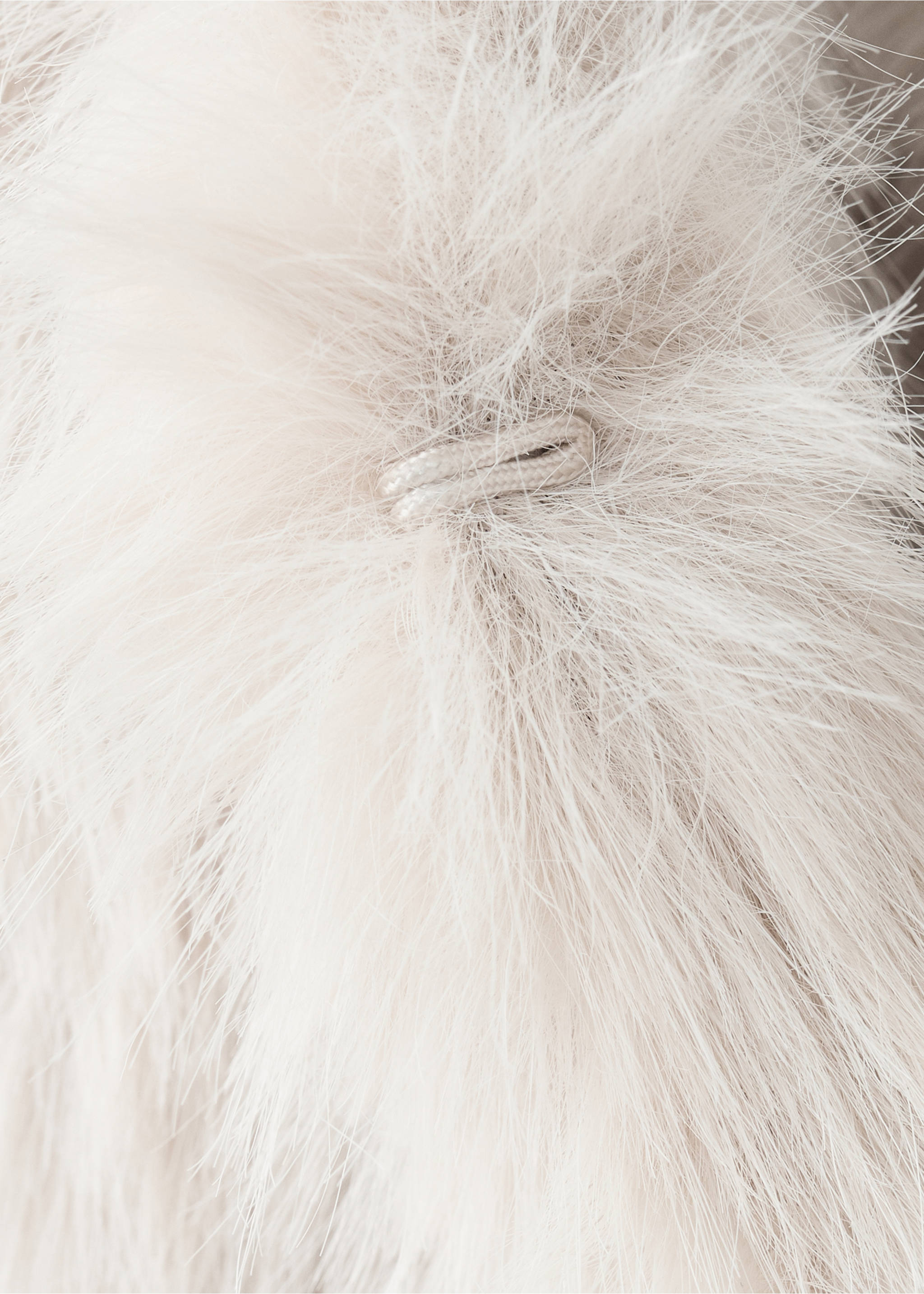 Fur-effect coat - Details of the article 8, Ecru. Ref: 17007886-00.