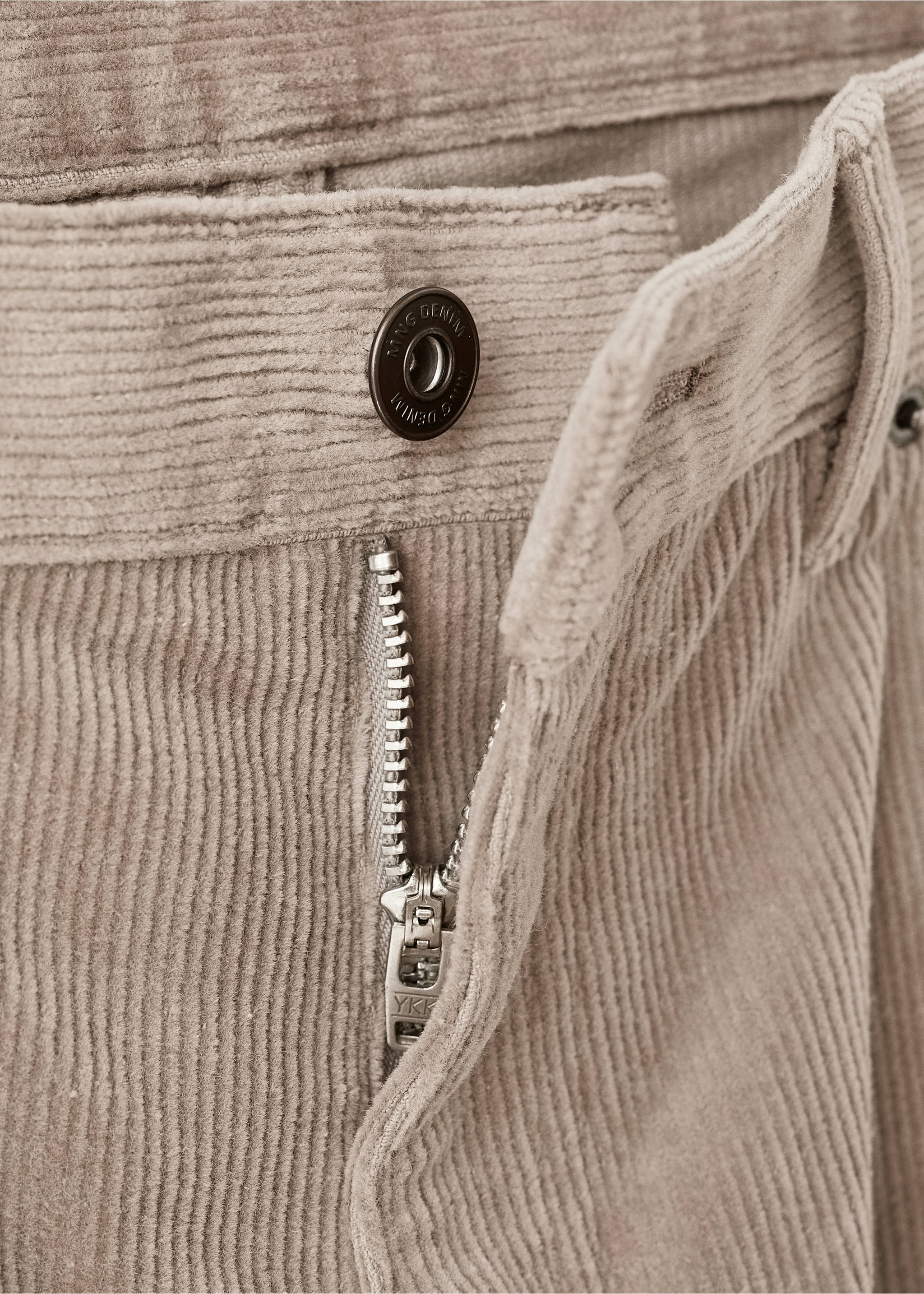 Pantalón pana regular fit - Detalle del artículo 8, Gris visón. Ref: 17007889-00.
