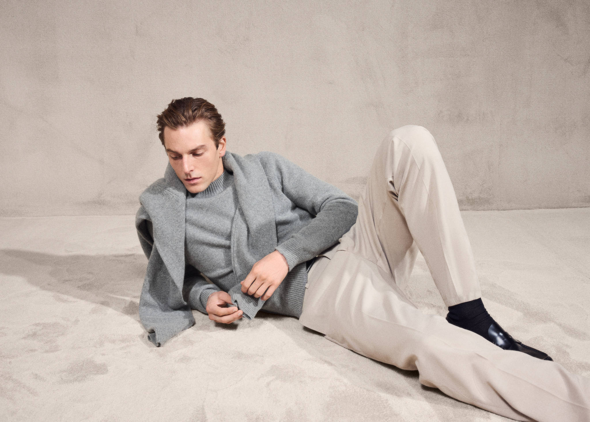 Fluid regular-fit trousers - Panoramic plane