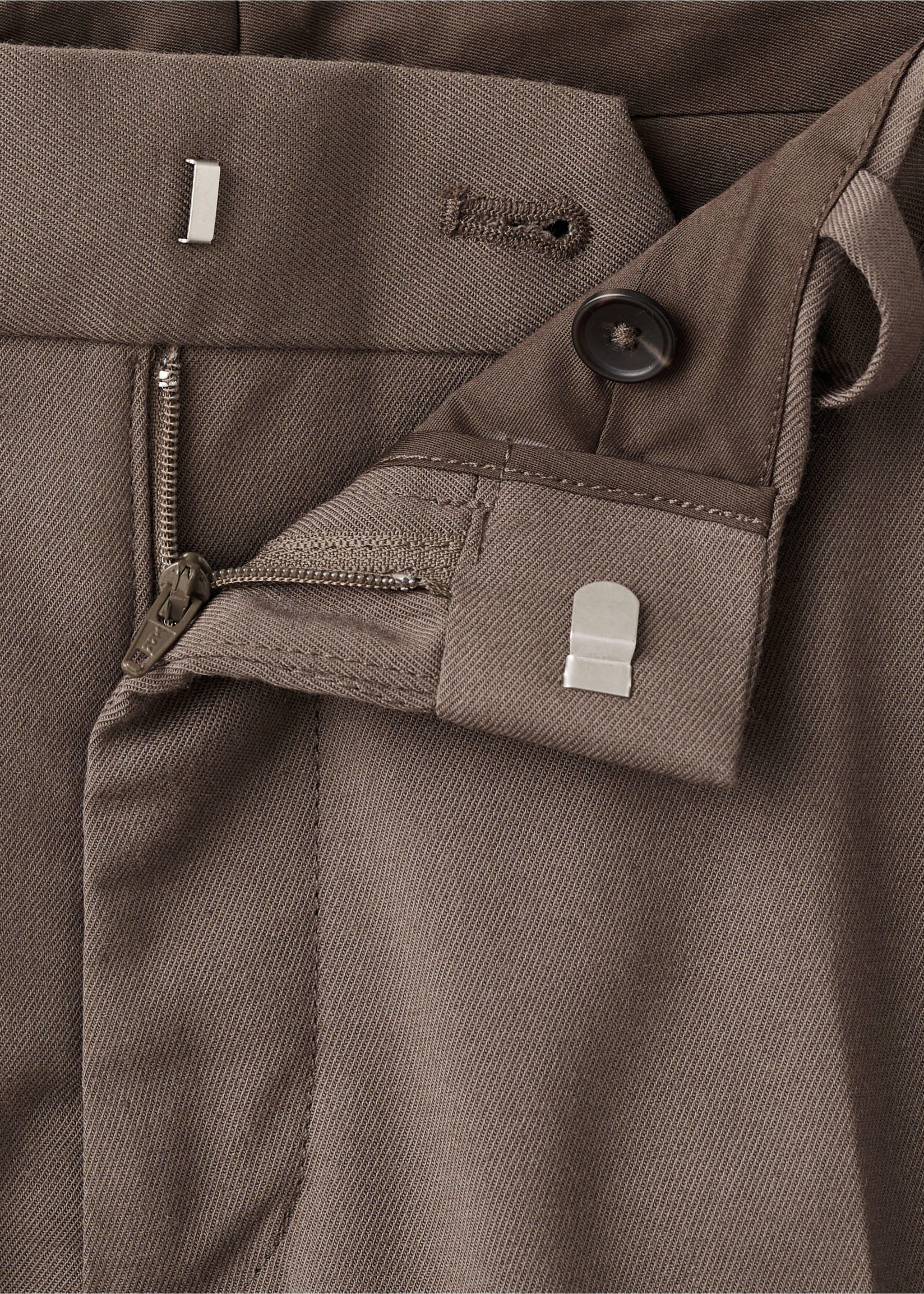 Fluid regular-fit trousers - Details of the article 8, Medium Brown. Ref: 17007890-00.