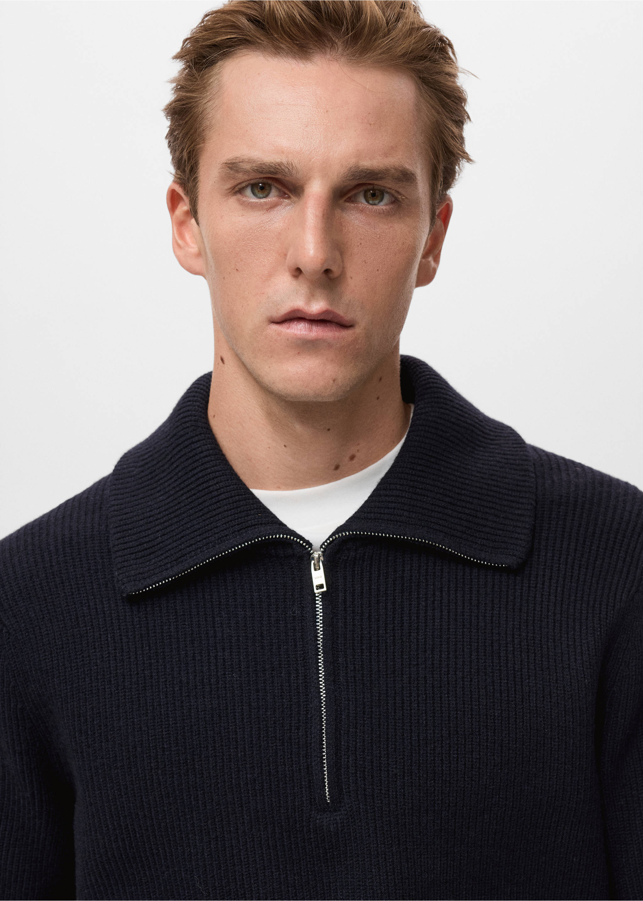 Knitted sweater with zip collar - Details of the article 1, Navy. Ref: 17007901-00.