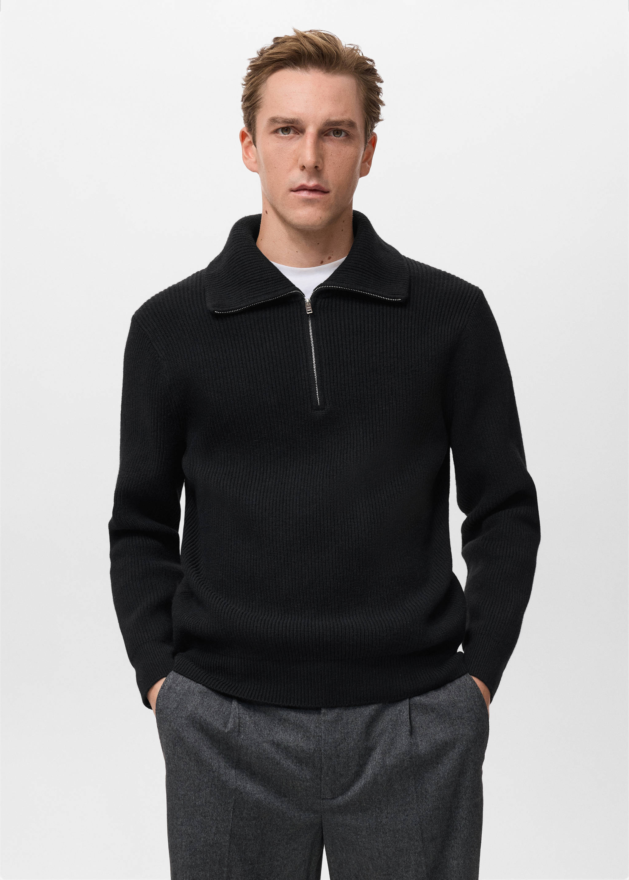 Knitted sweater with zip collar - Medium plane
