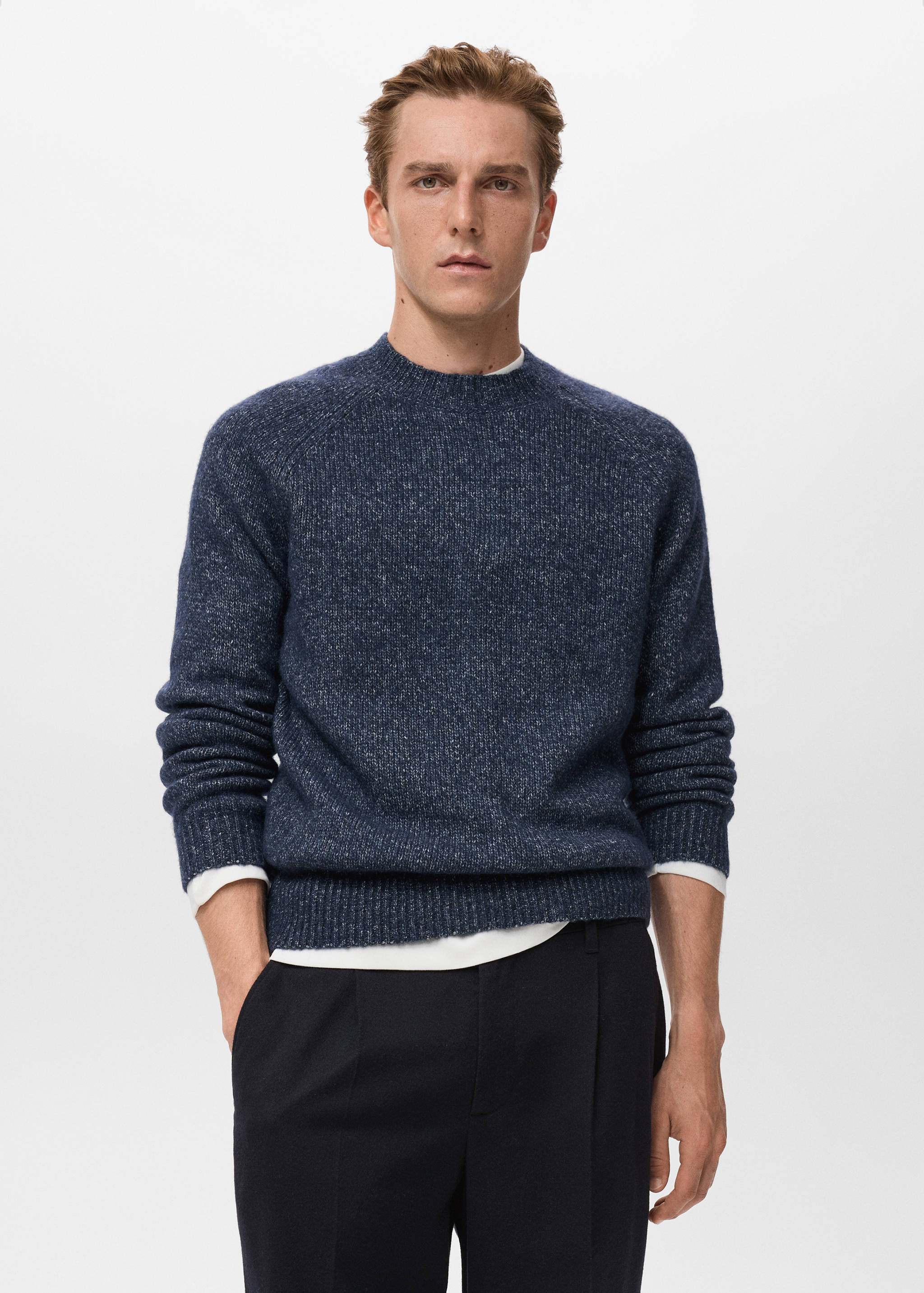 Fine-knit wool-blend sweater - Medium plane