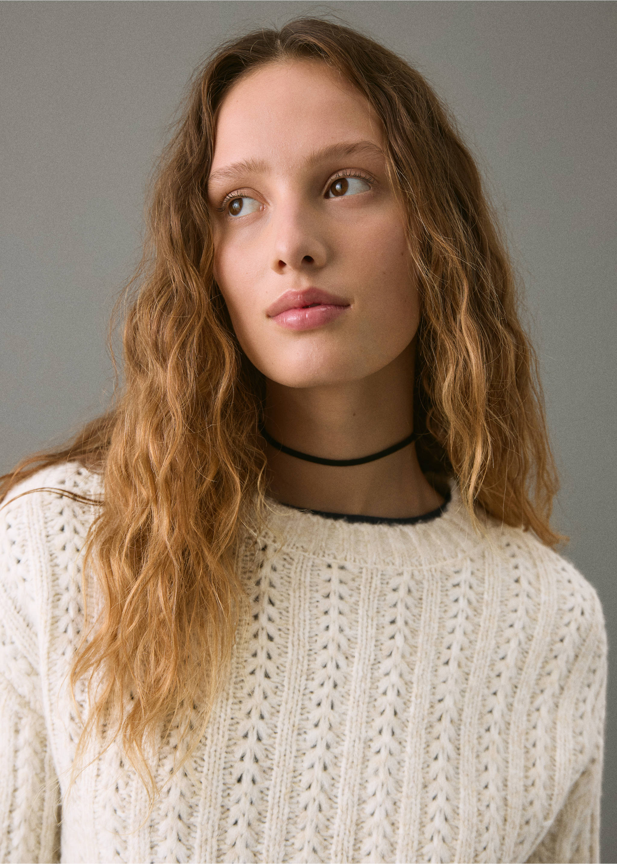 Knitted cropped sweater - Details of the article 1, Ecru. Ref: 17008273-00.