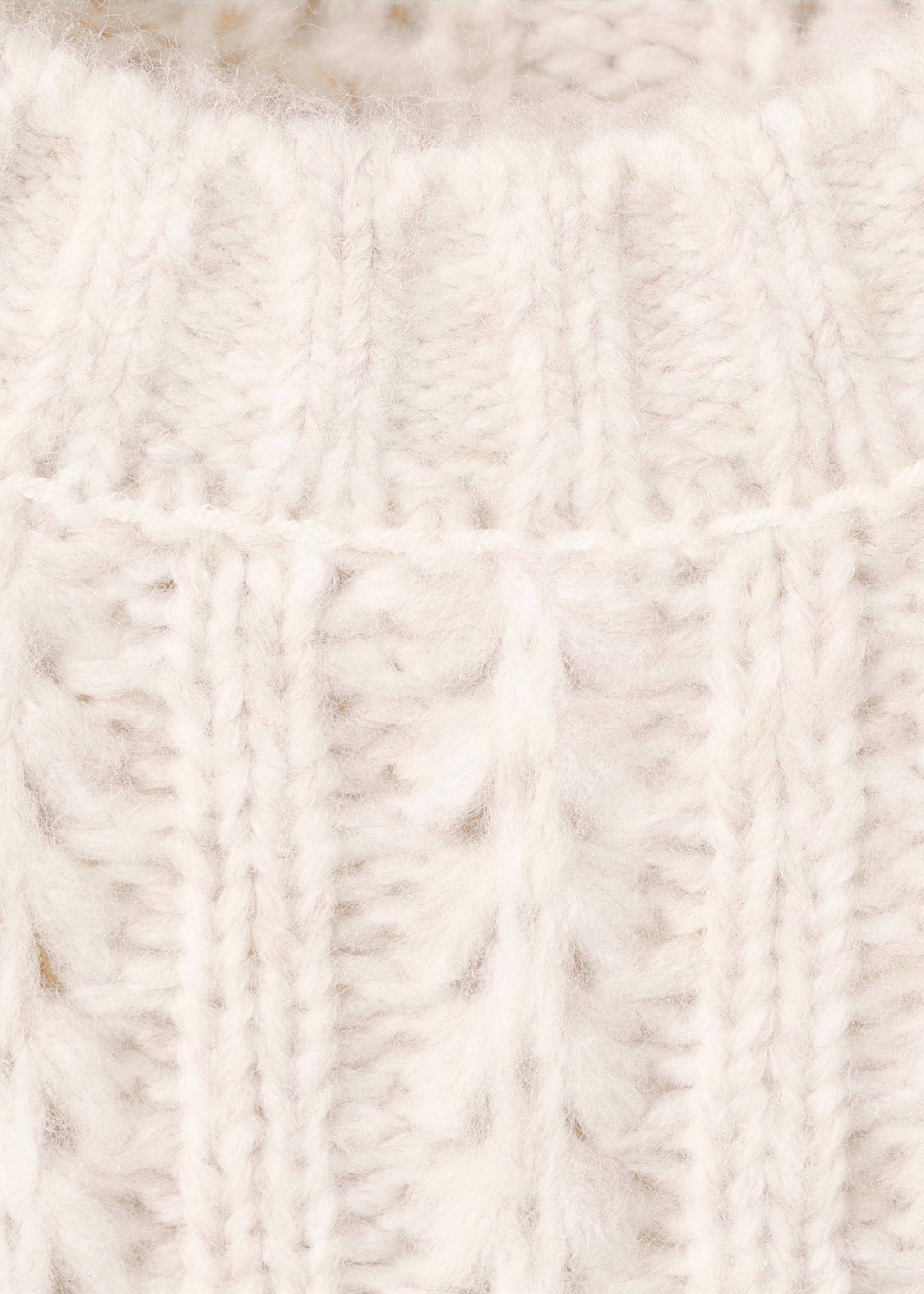 Knitted cropped sweater - Details of the article 8, Ecru. Ref: 17008273-00.