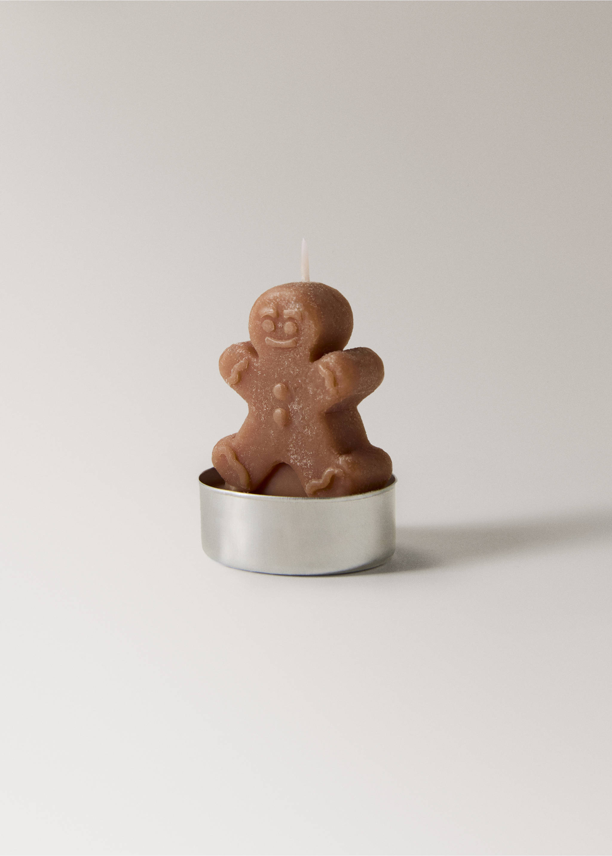 Set of 6 decorative candles with biscuit design - Details of the article 1, Caramel. Ref: 17008288-00.