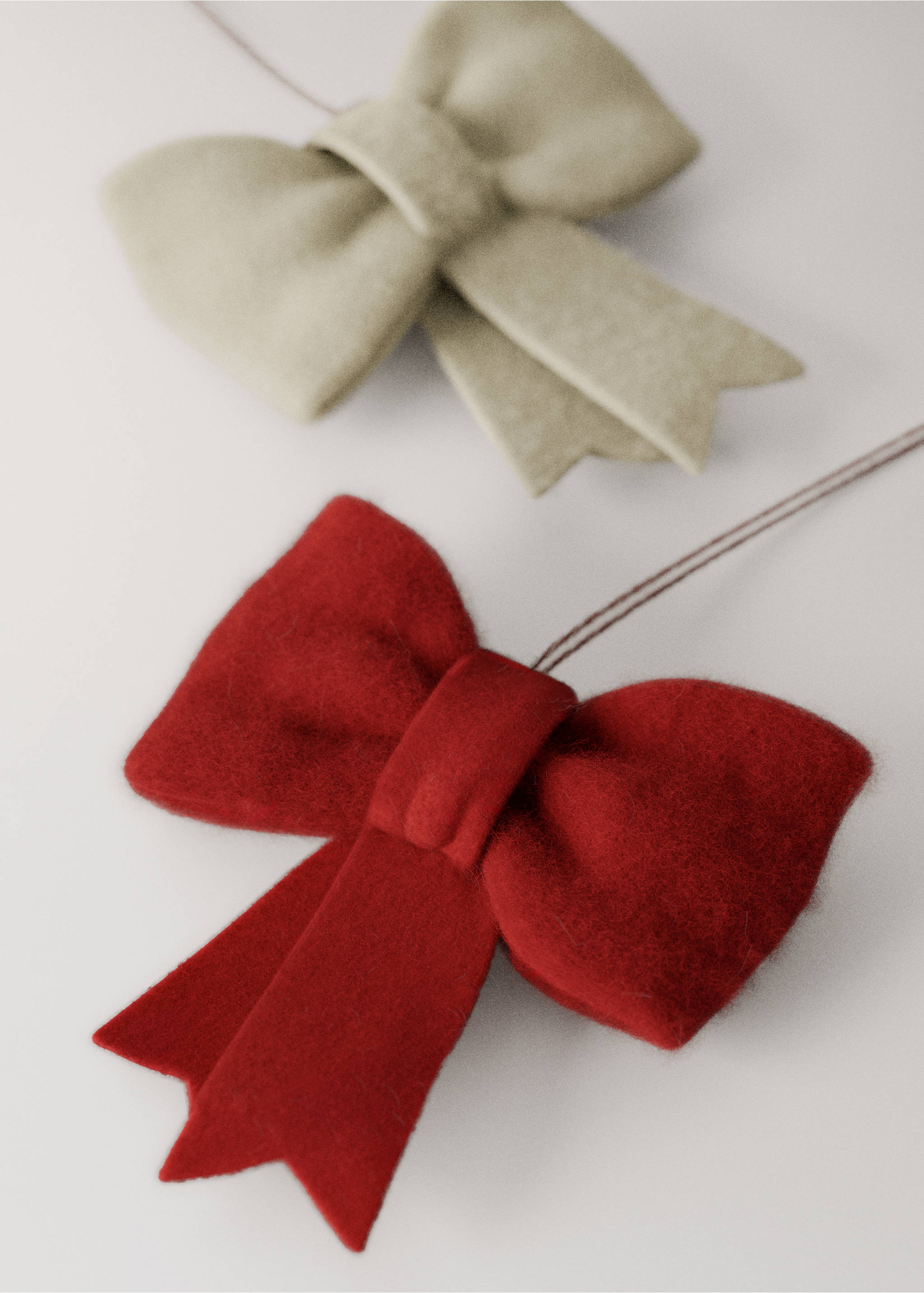 Felt bow decorations - Details of the article 3, Red. Ref: 17008296-00.