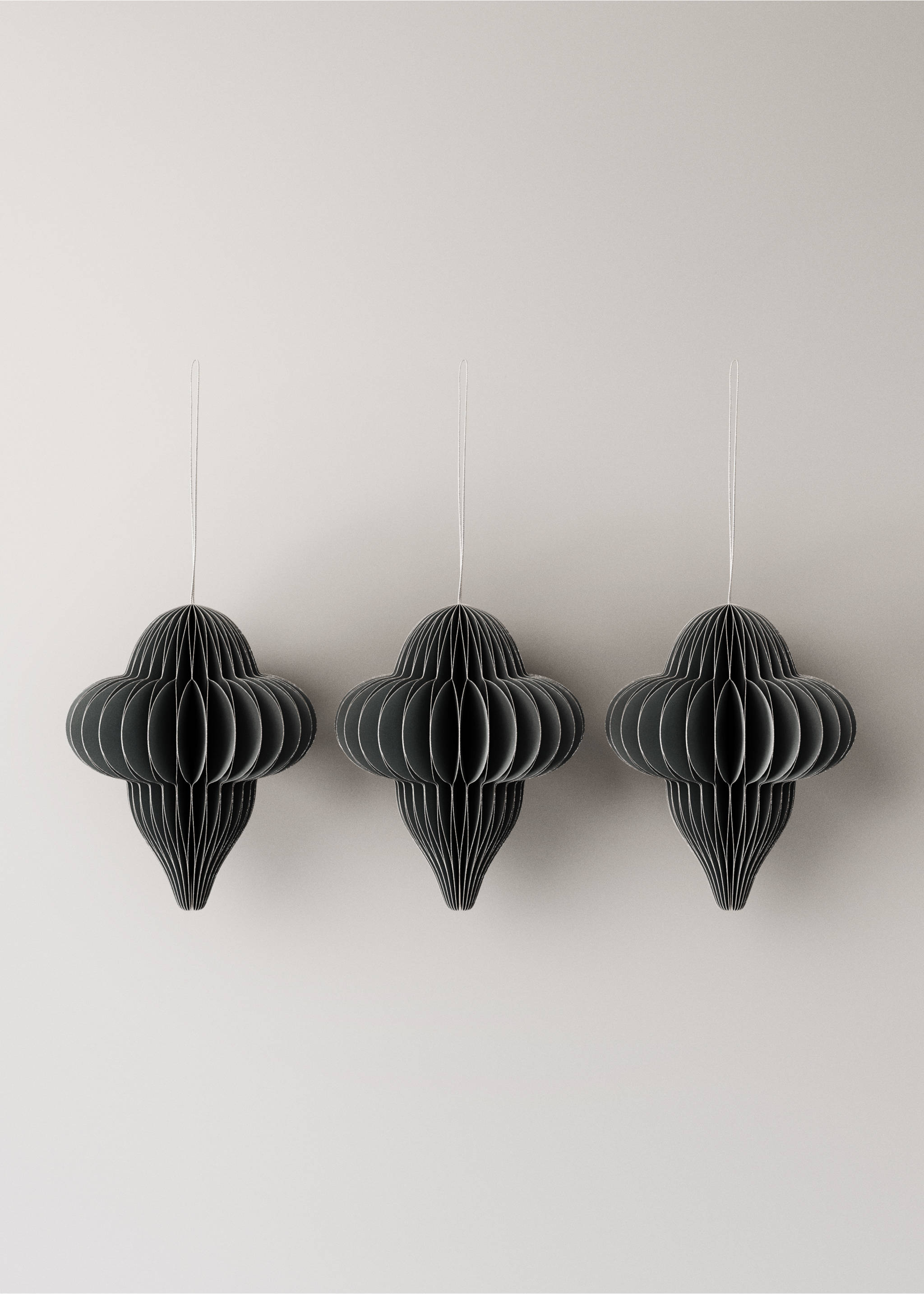 Medium paper tree decorations - Article without model, Grey. Ref: 17008309-00.