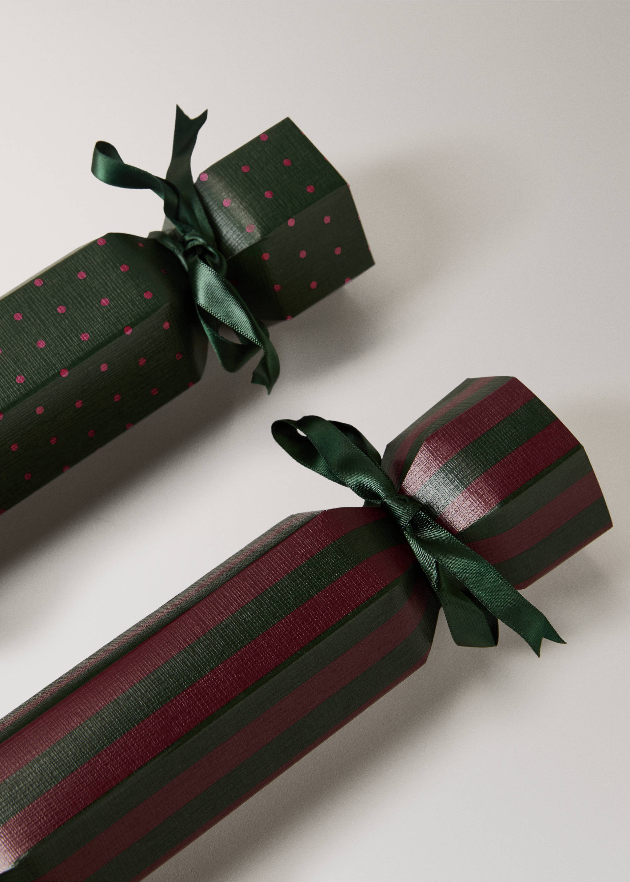 Fillable surprise crackers 23.5 cm - Details of the article 1, Green. Ref: 17008315-00.