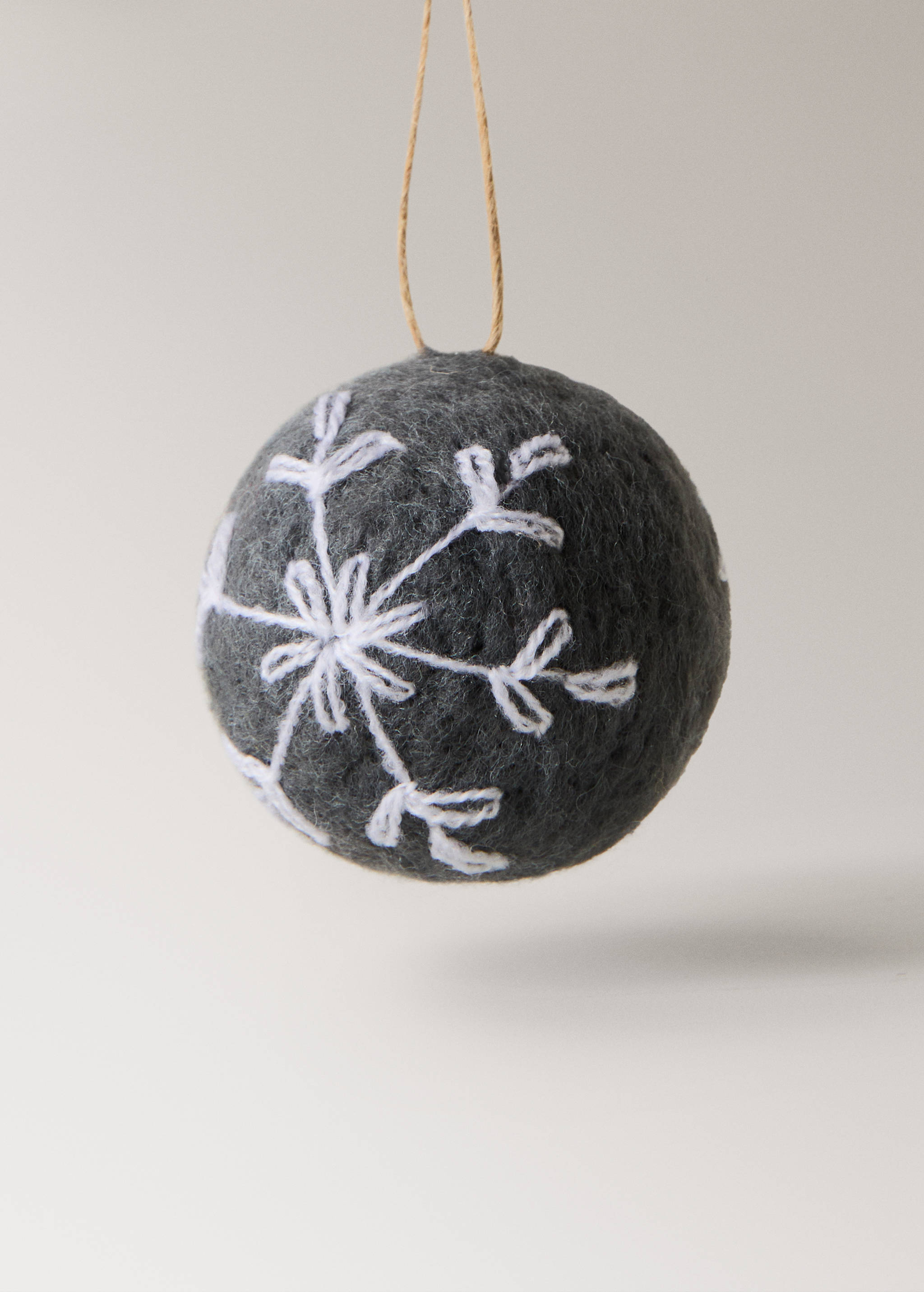 Felt tree ornaments - Details of the article 1