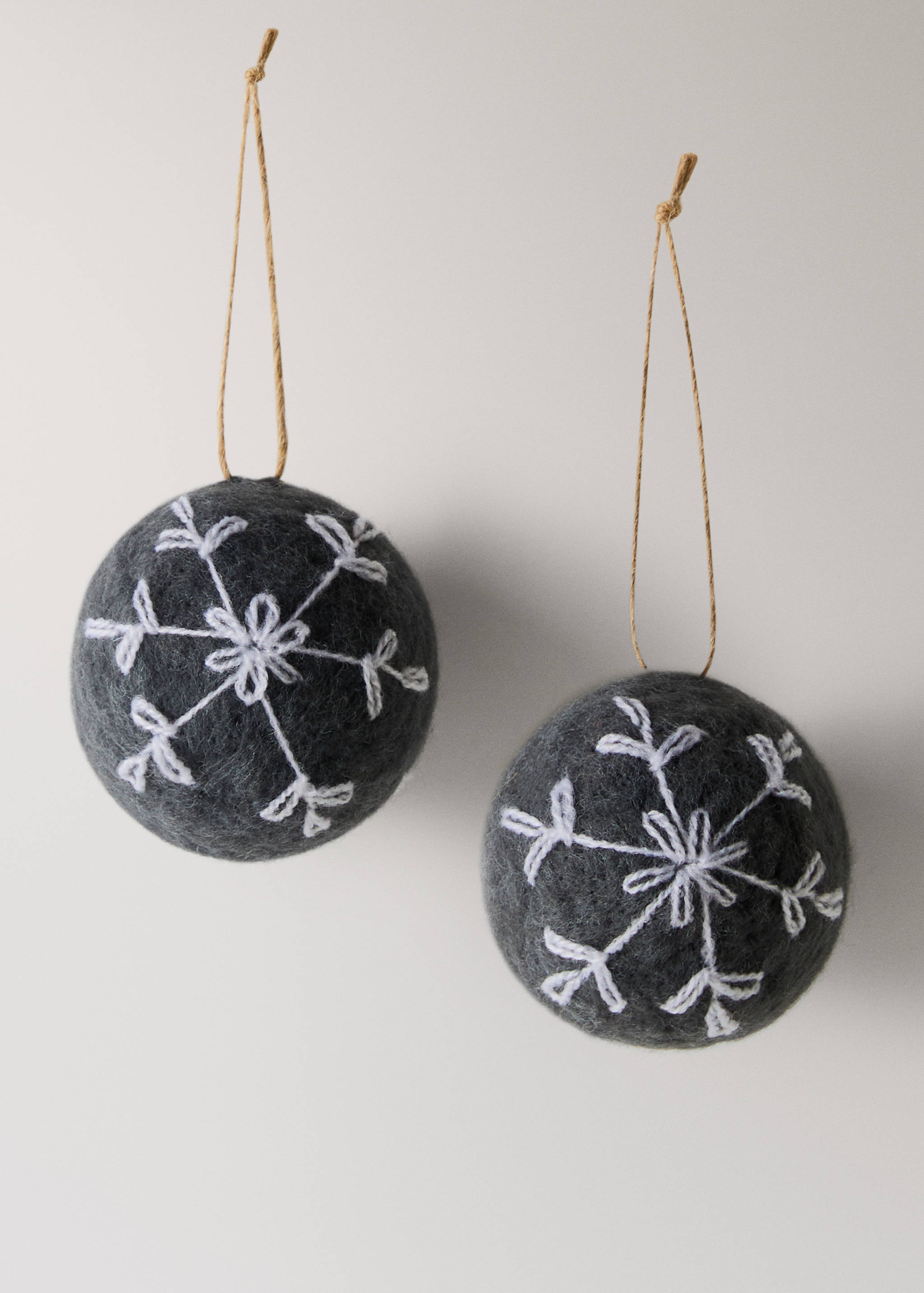 Felt tree ornaments - Article without model