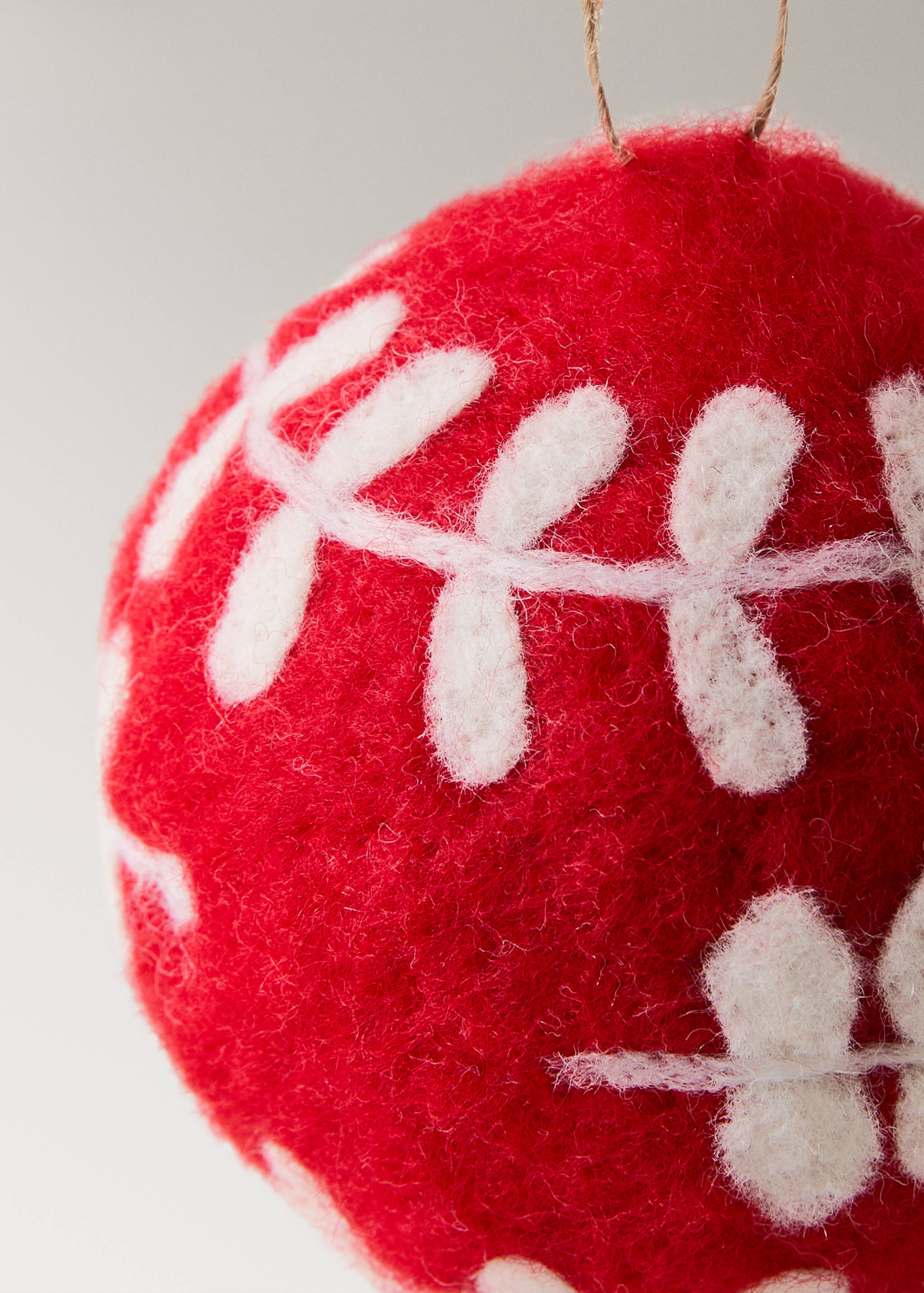Felt tree ornaments - Details of the article 2