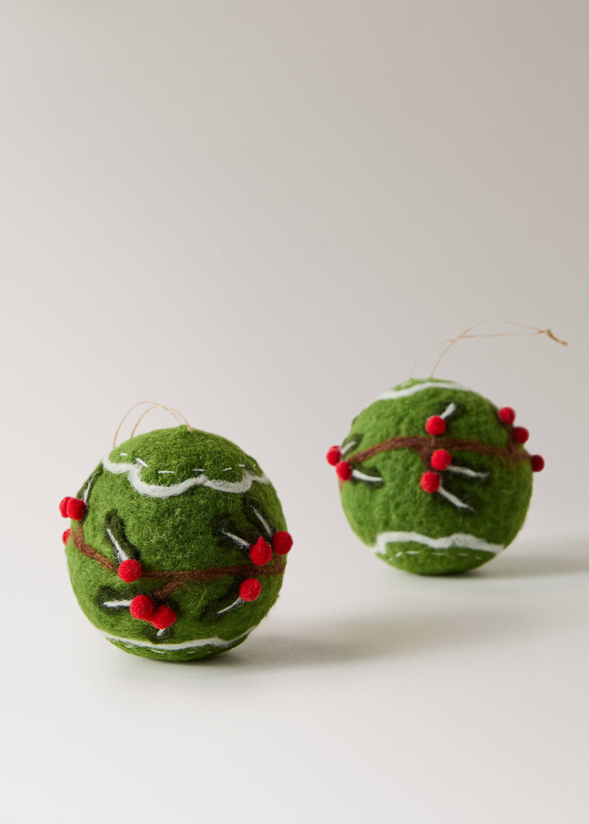 Felt tree ornaments - Details of the article 3