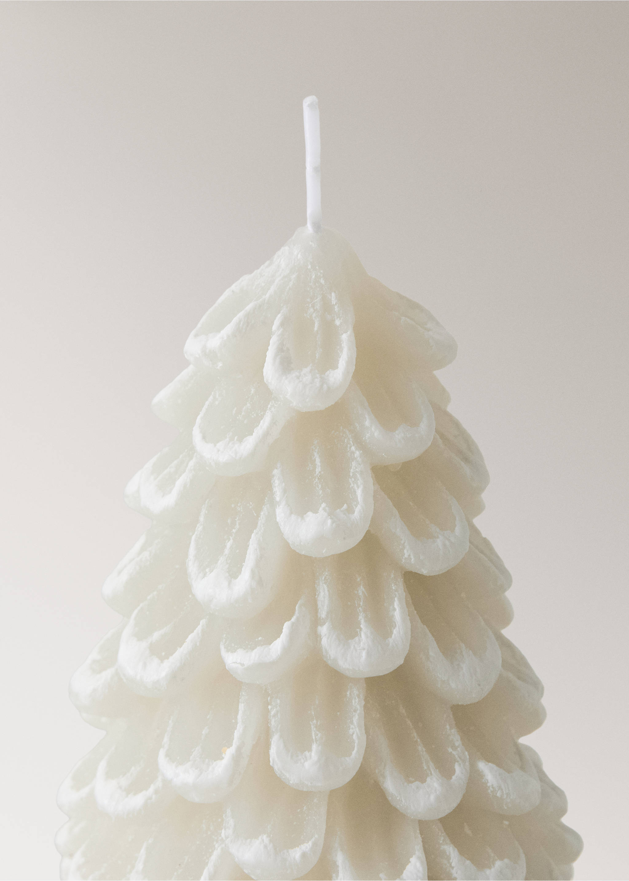 Decorative snow-covered fir candle - Details of the article 1, Ecru. Ref: 17008645-00.