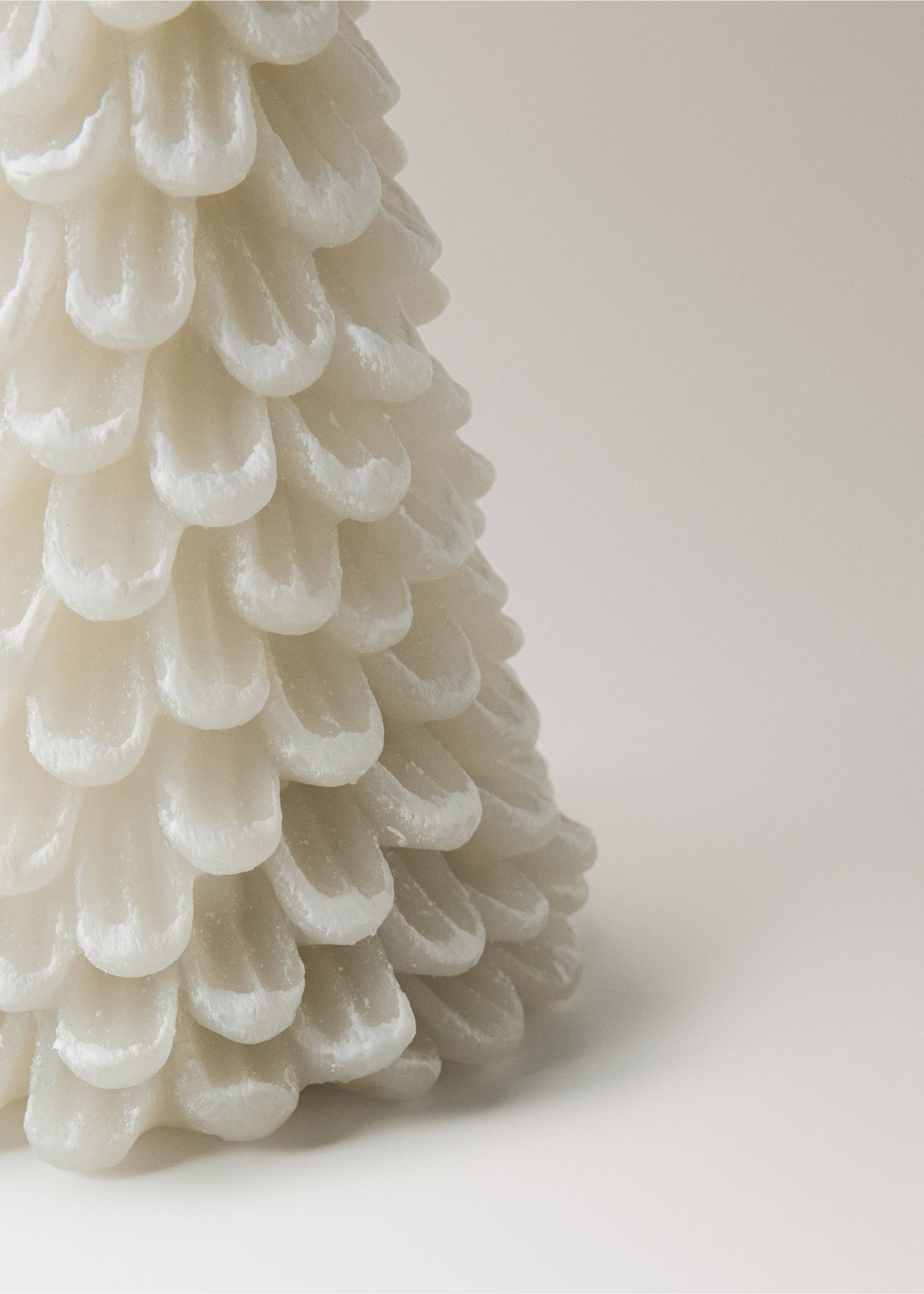 Decorative snow-covered fir candle - Details of the article 2, Ecru. Ref: 17008645-00.