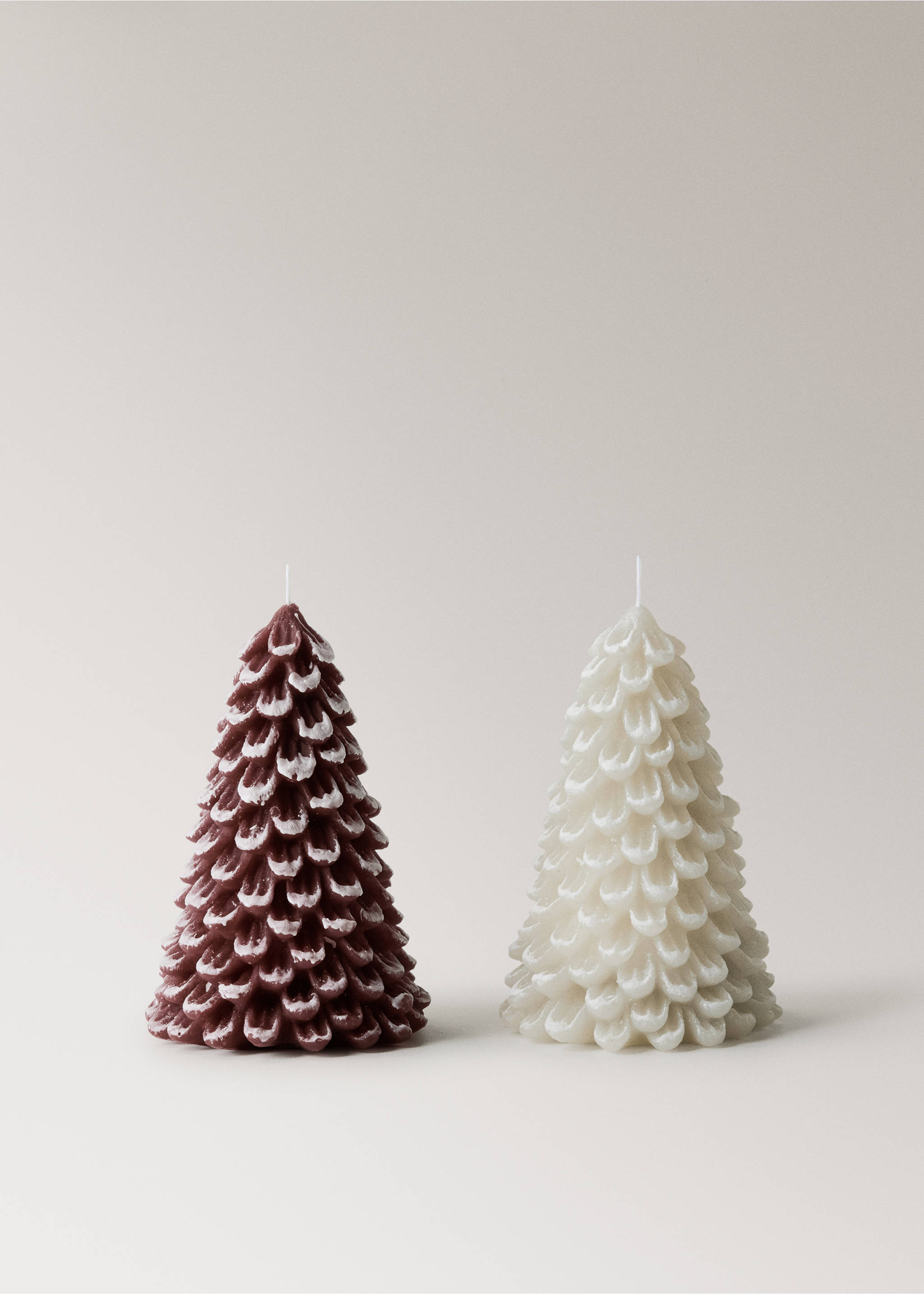 Decorative snow-covered fir candle - Details of the article 3, Ecru. Ref: 17008645-00.