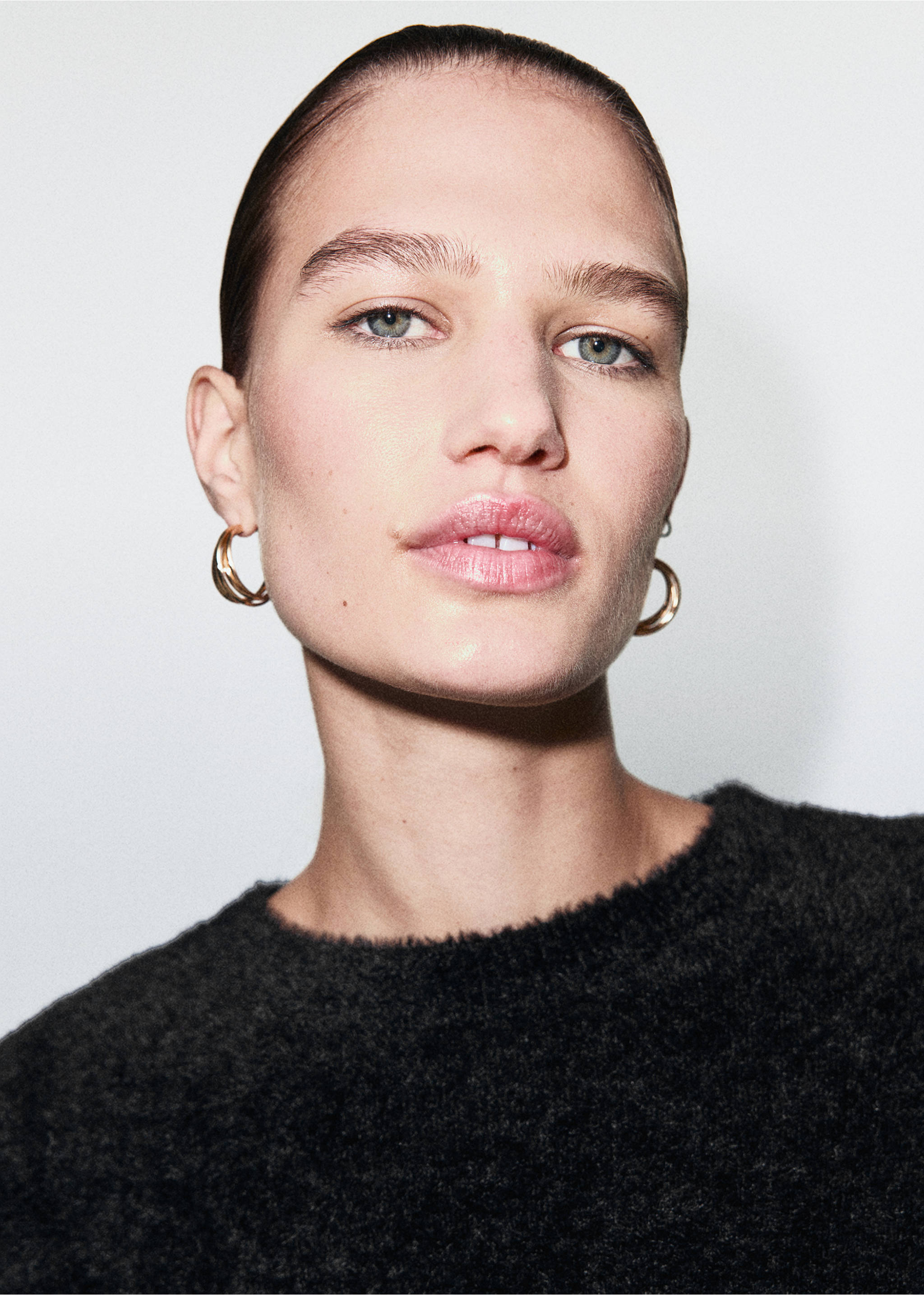 Faux-fur sweater - Details of the article 1, Black. Ref: 17009124-00.