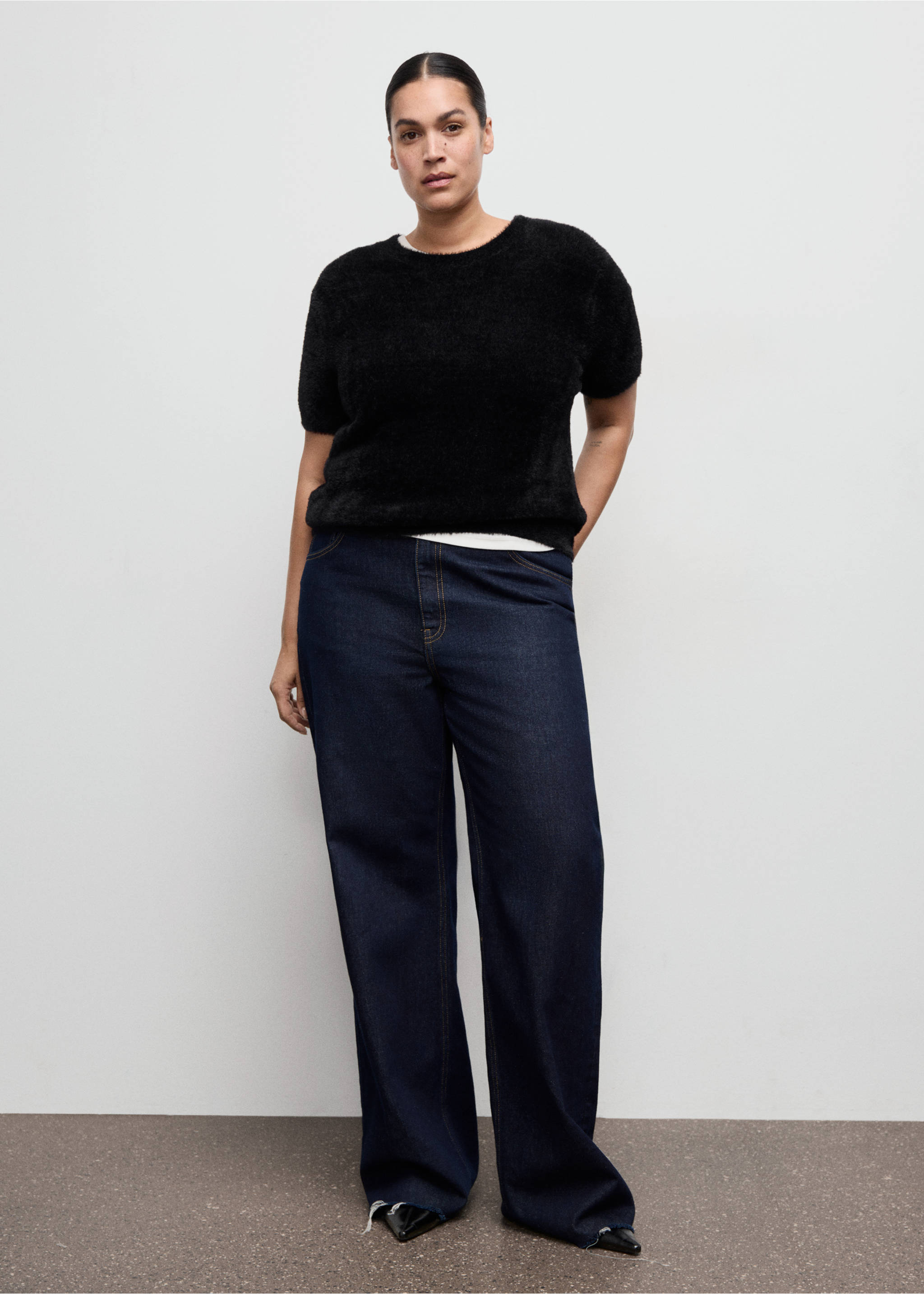 Faux-fur sweater - Details of the article 6, Black. Ref: 17009124-00.