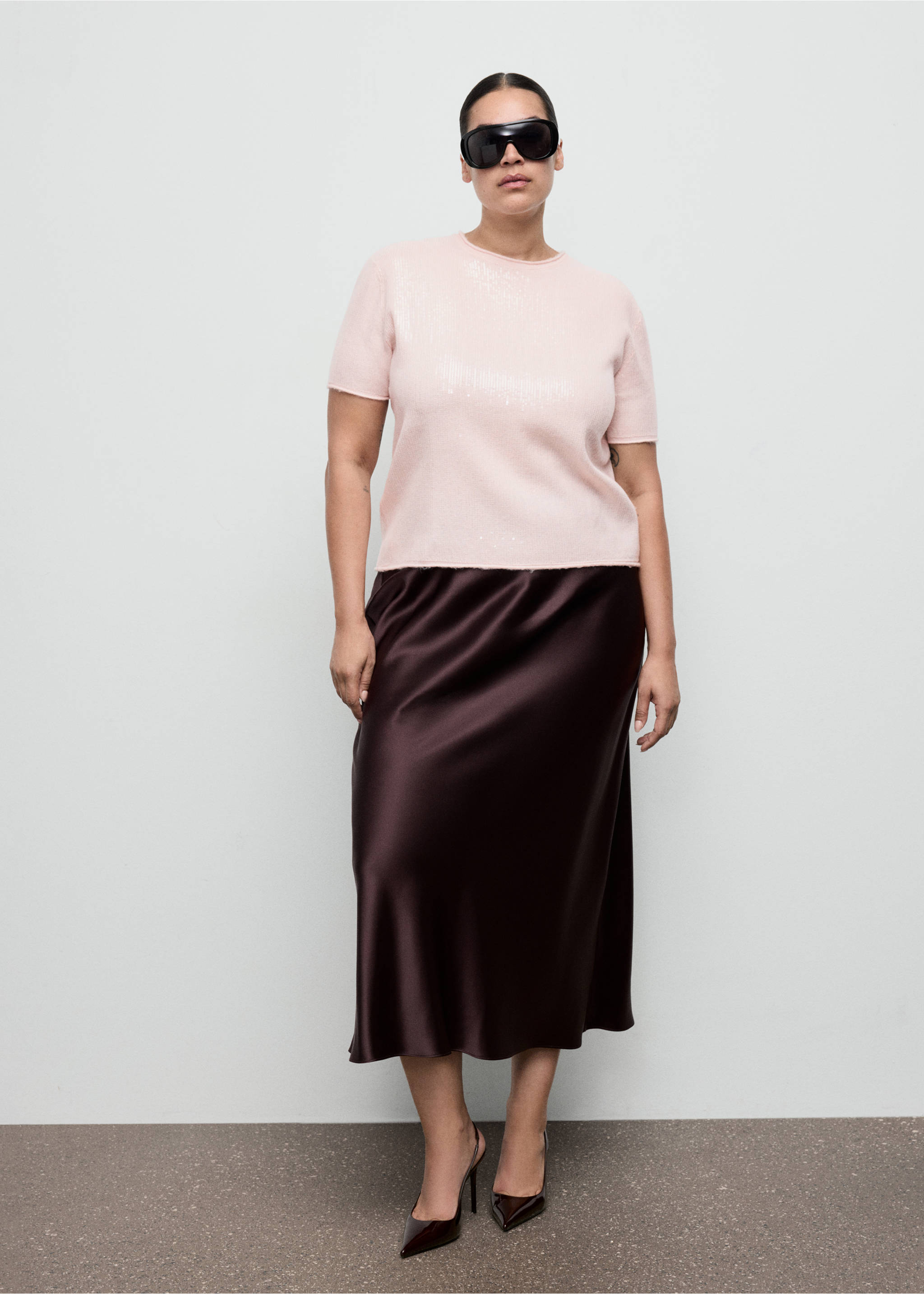 Short-sleeved sequin sweater - Details of the article 6, Pastel Pink. Ref: 17009127-00.