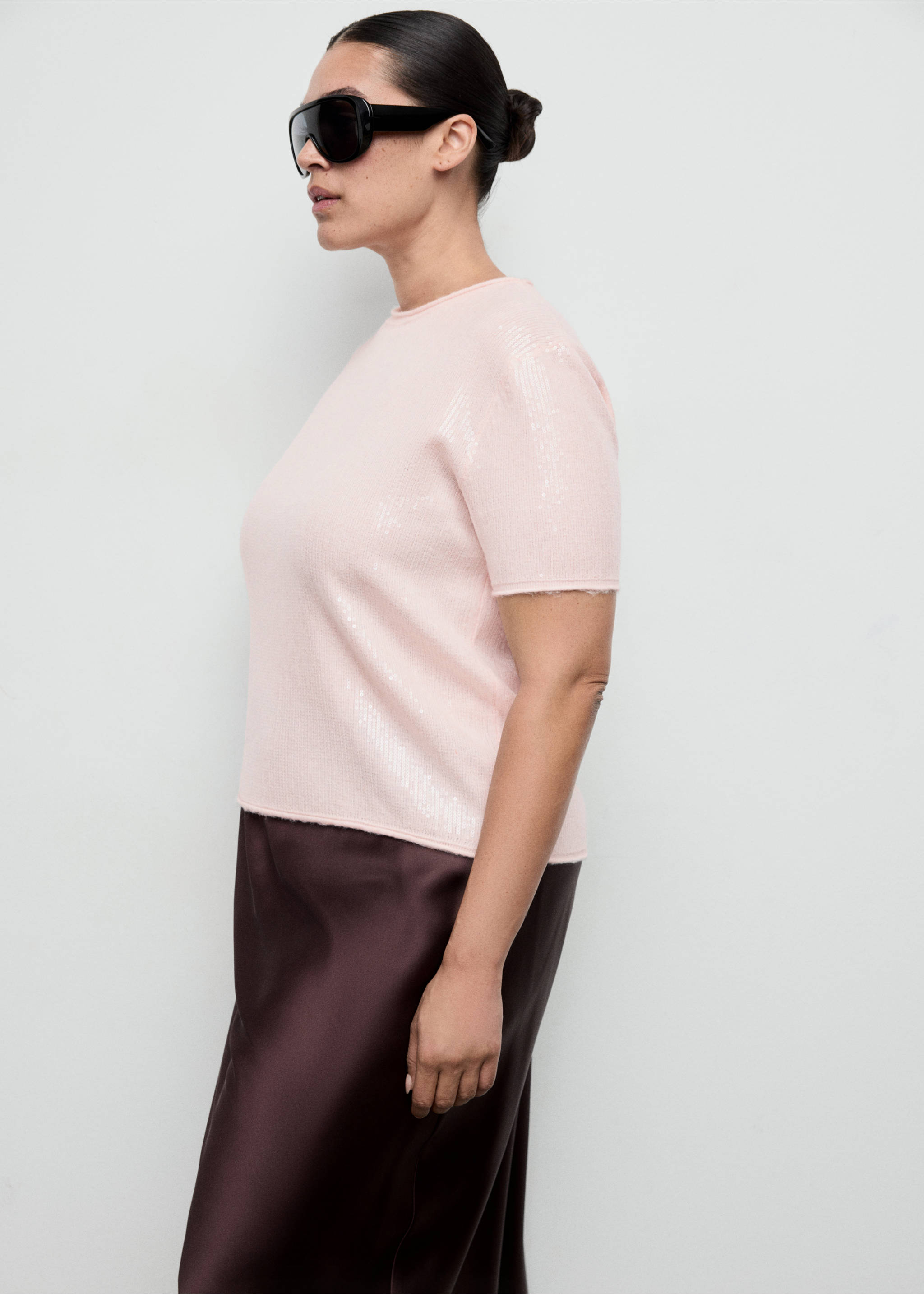 Short-sleeved sequin sweater - Details of the article 5, Pastel Pink. Ref: 17009127-00.