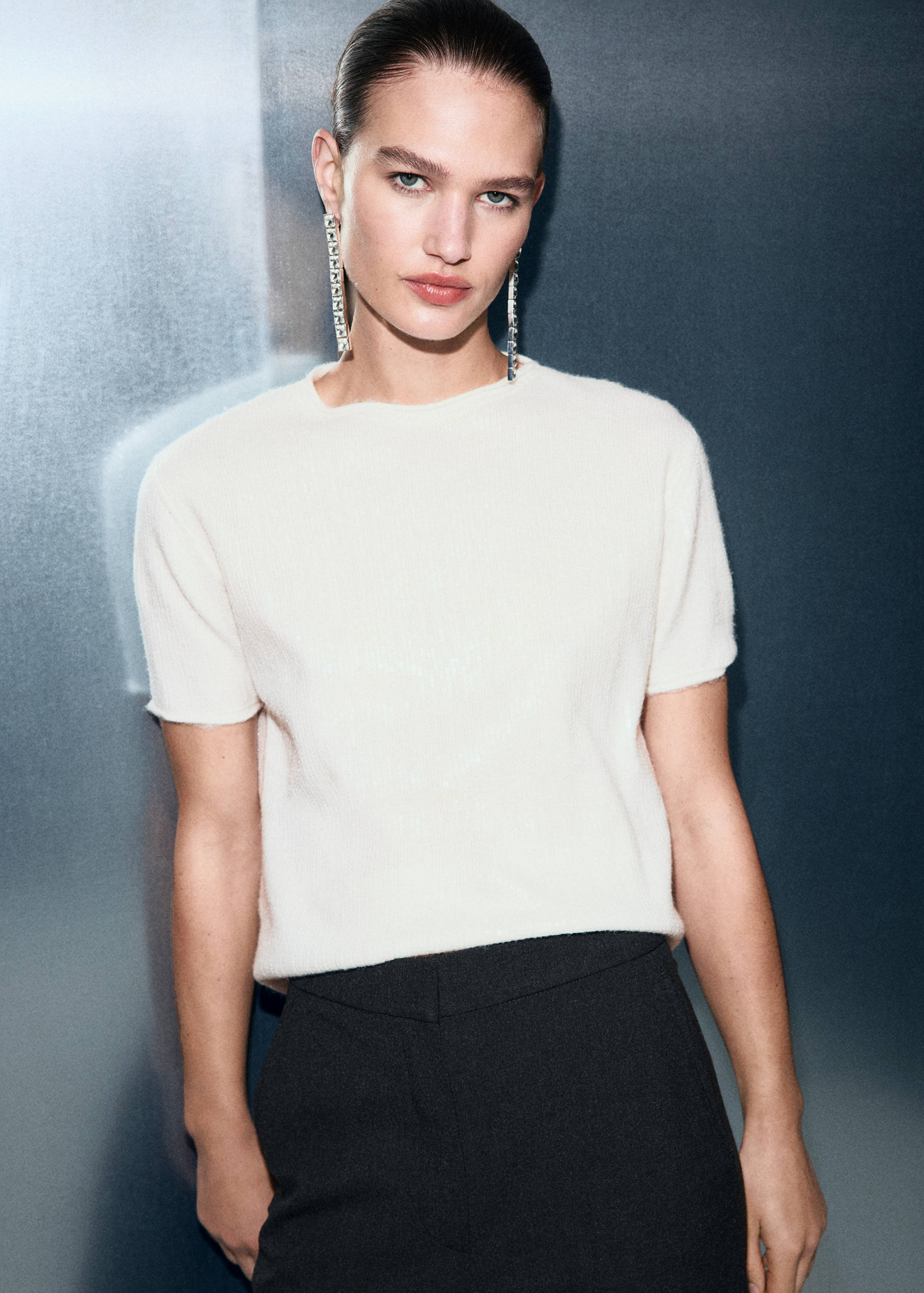 Short-sleeved sequin sweater - Medium plane