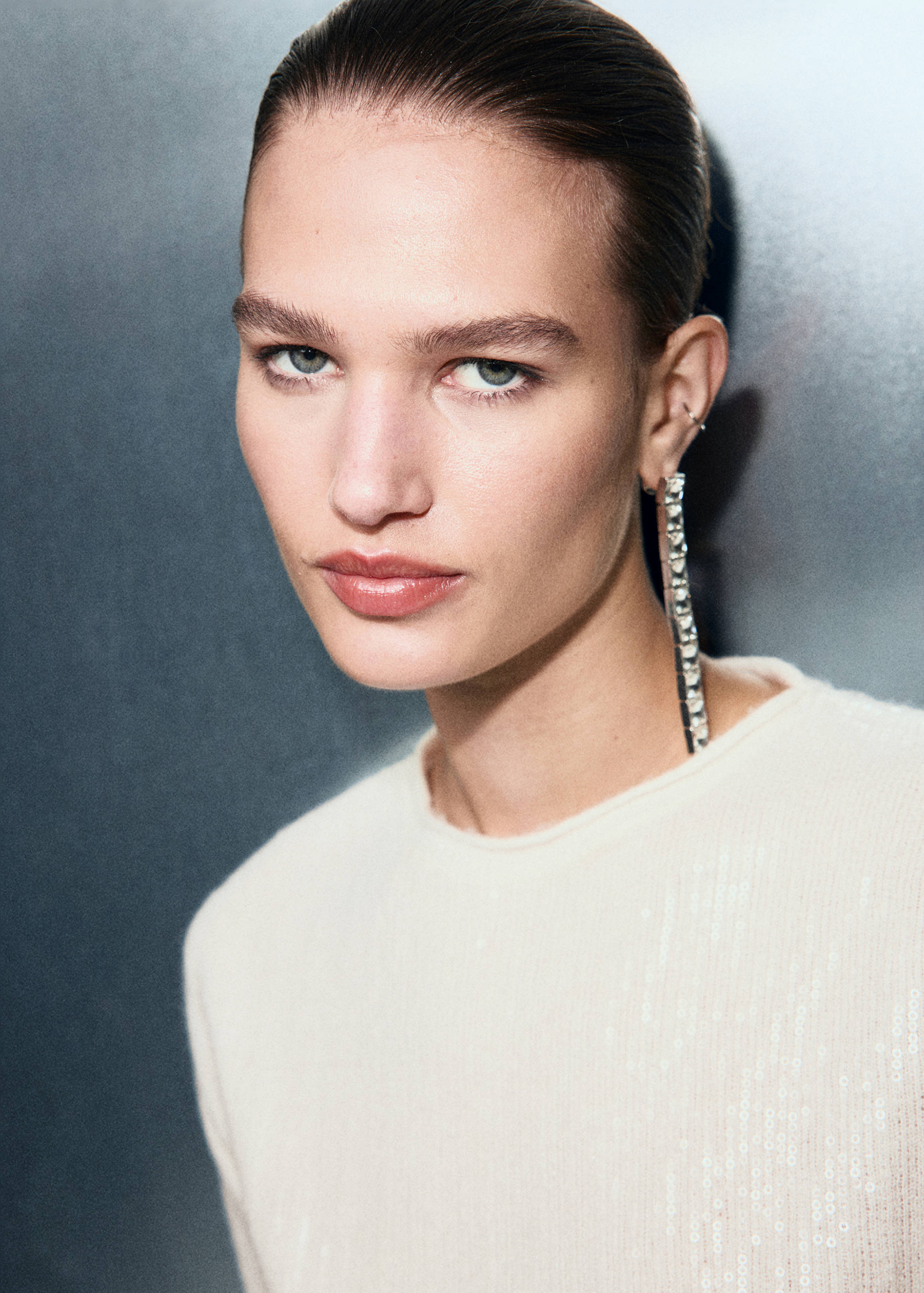 Short-sleeved sequin sweater - Details of the article 1