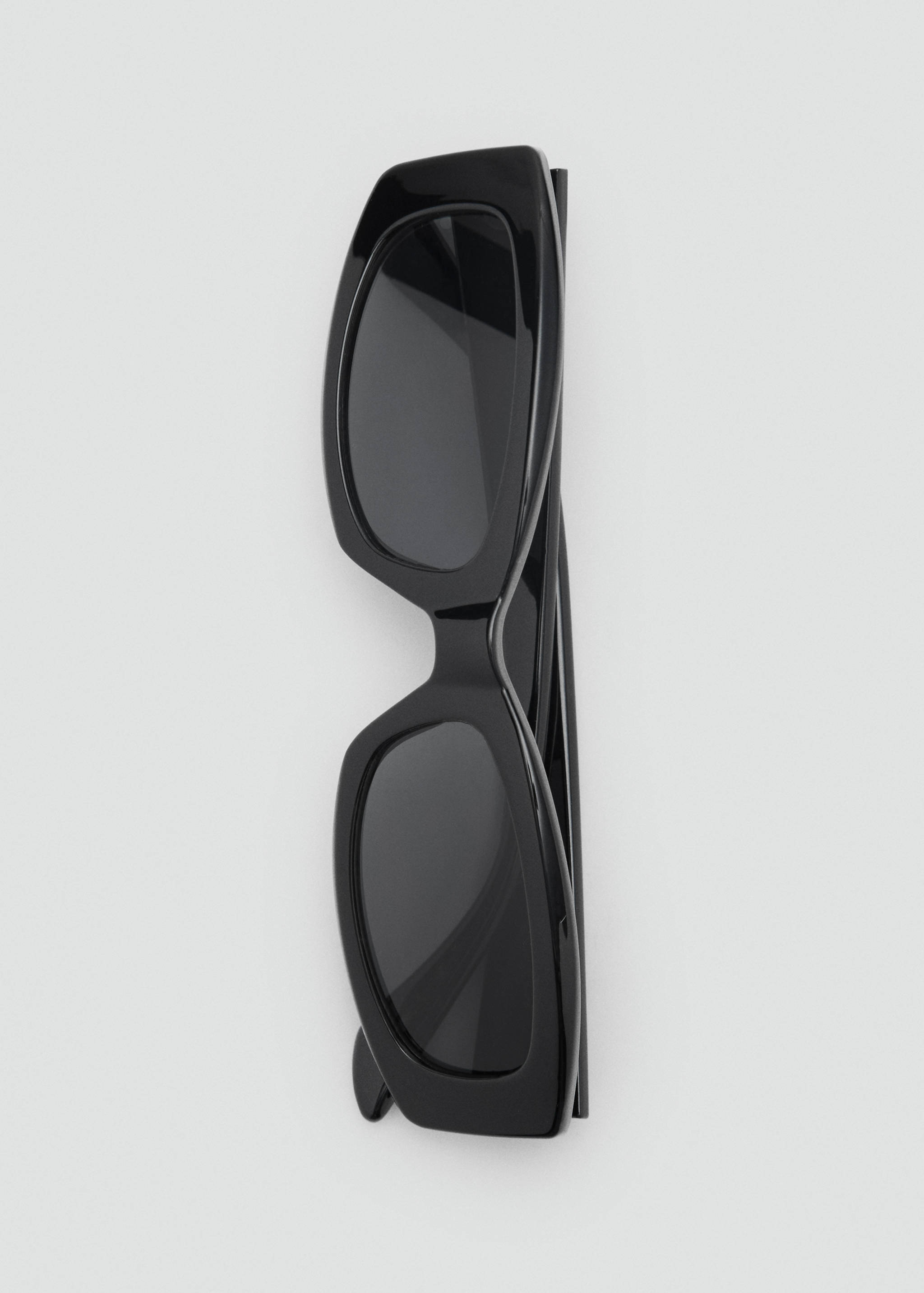 Contrasting rectangular-frame sunglasses - Details of the article 2